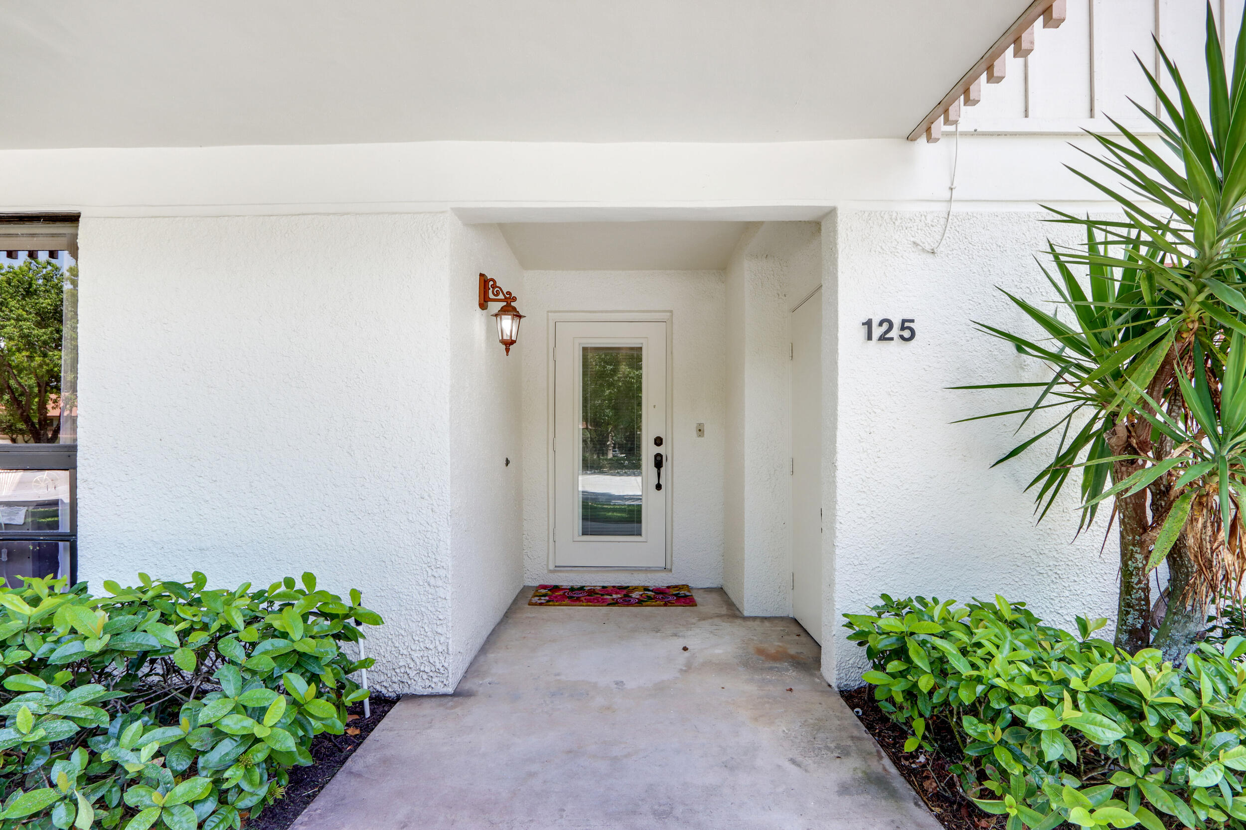 125 Brackenwood Road