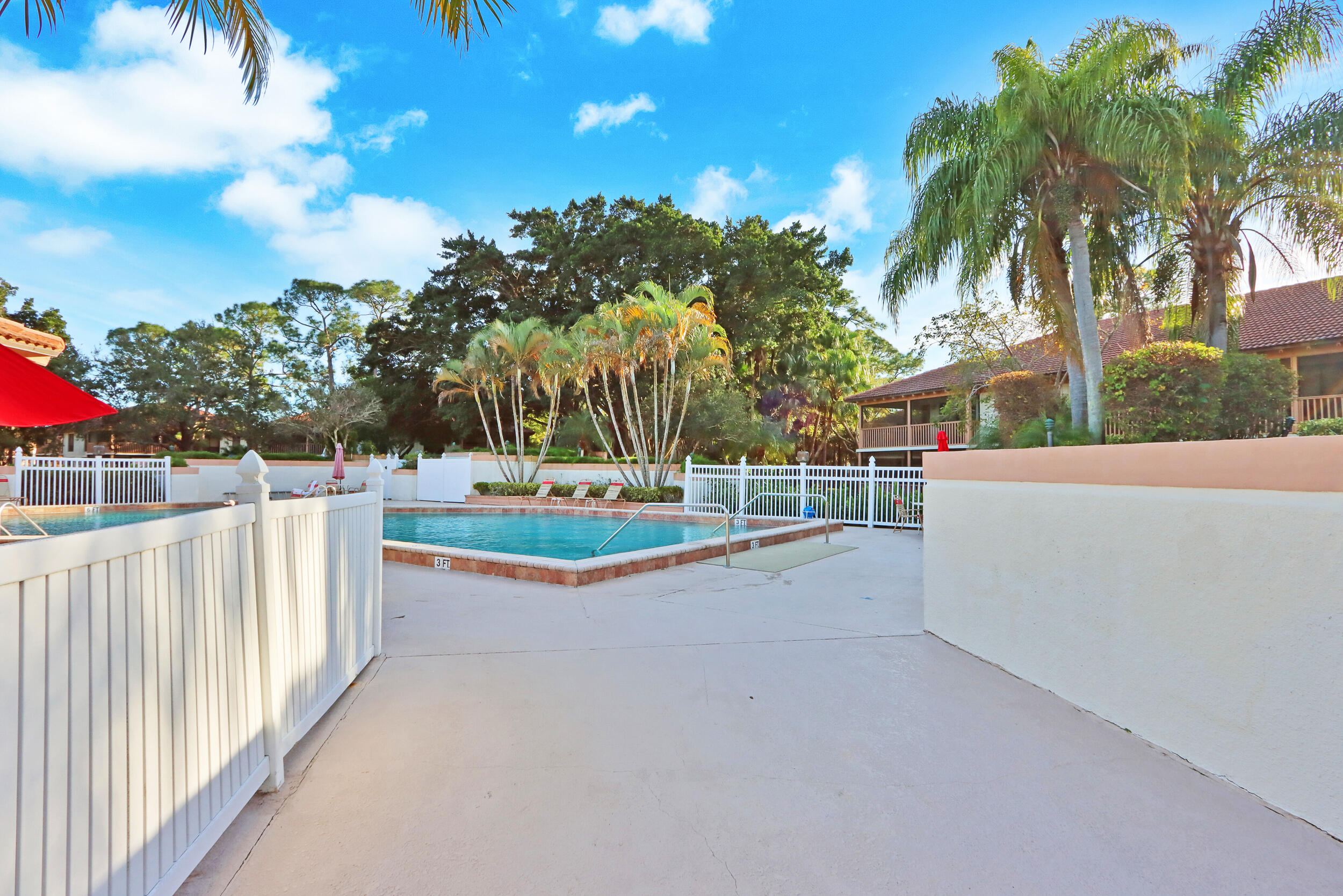 125 Brackenwood Road