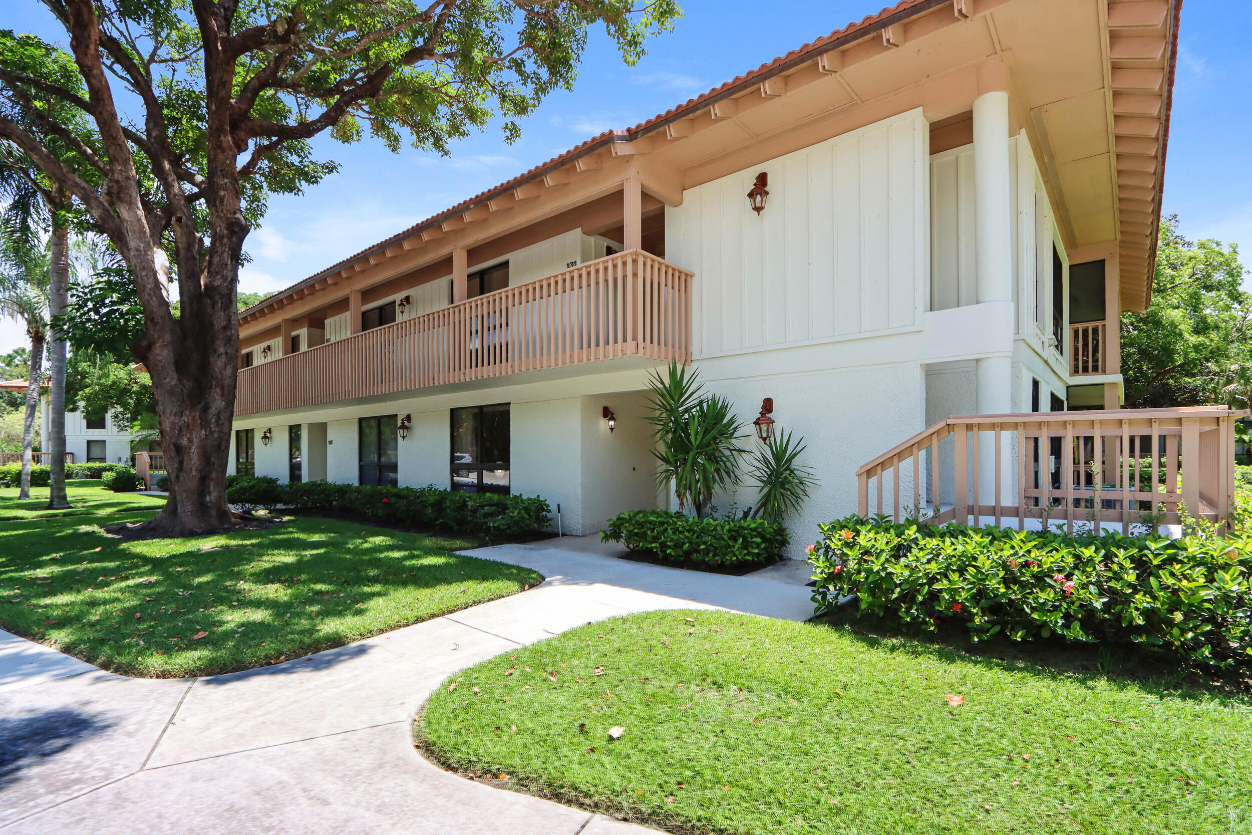 125 Brackenwood Road