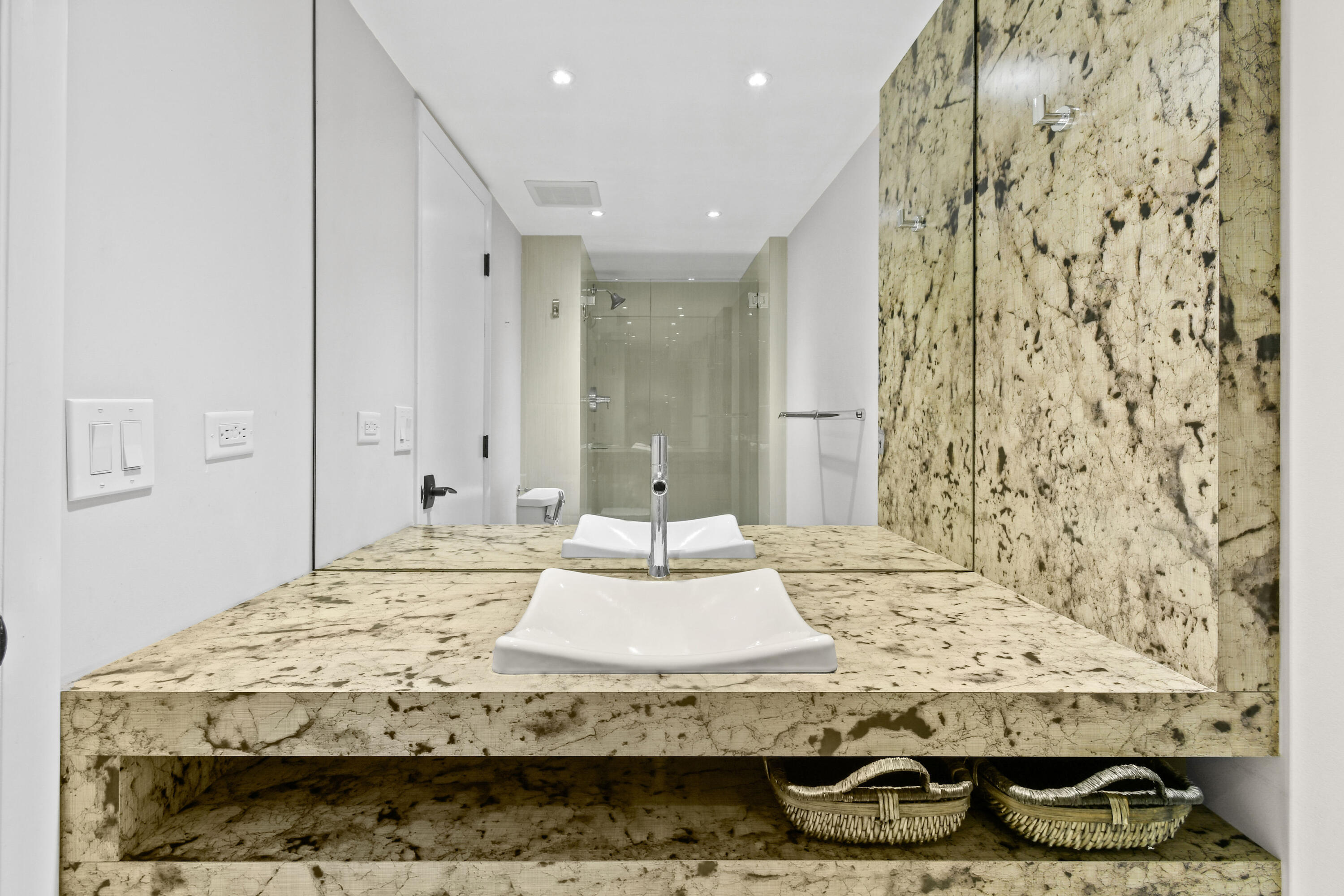1200 Marine Way 907