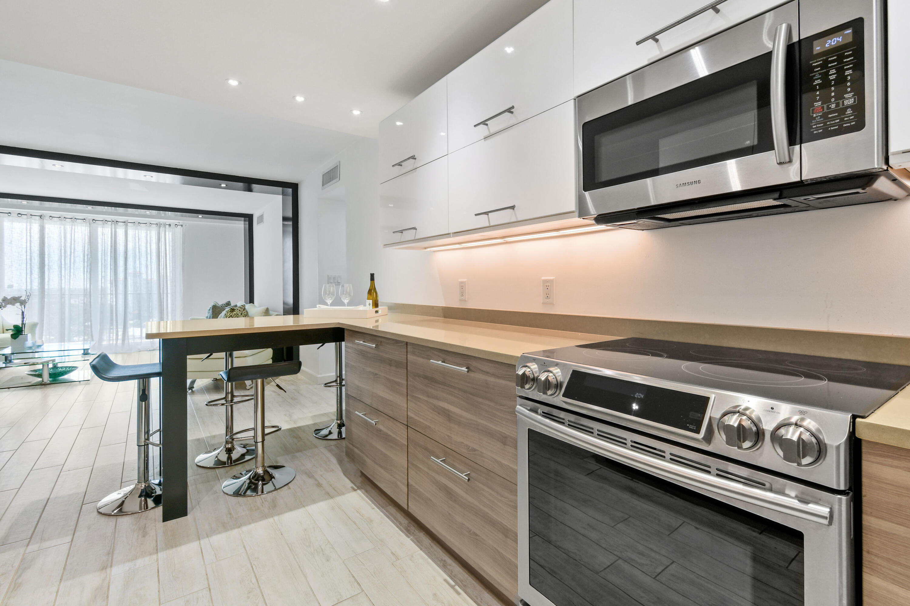 1200 Marine Way 907