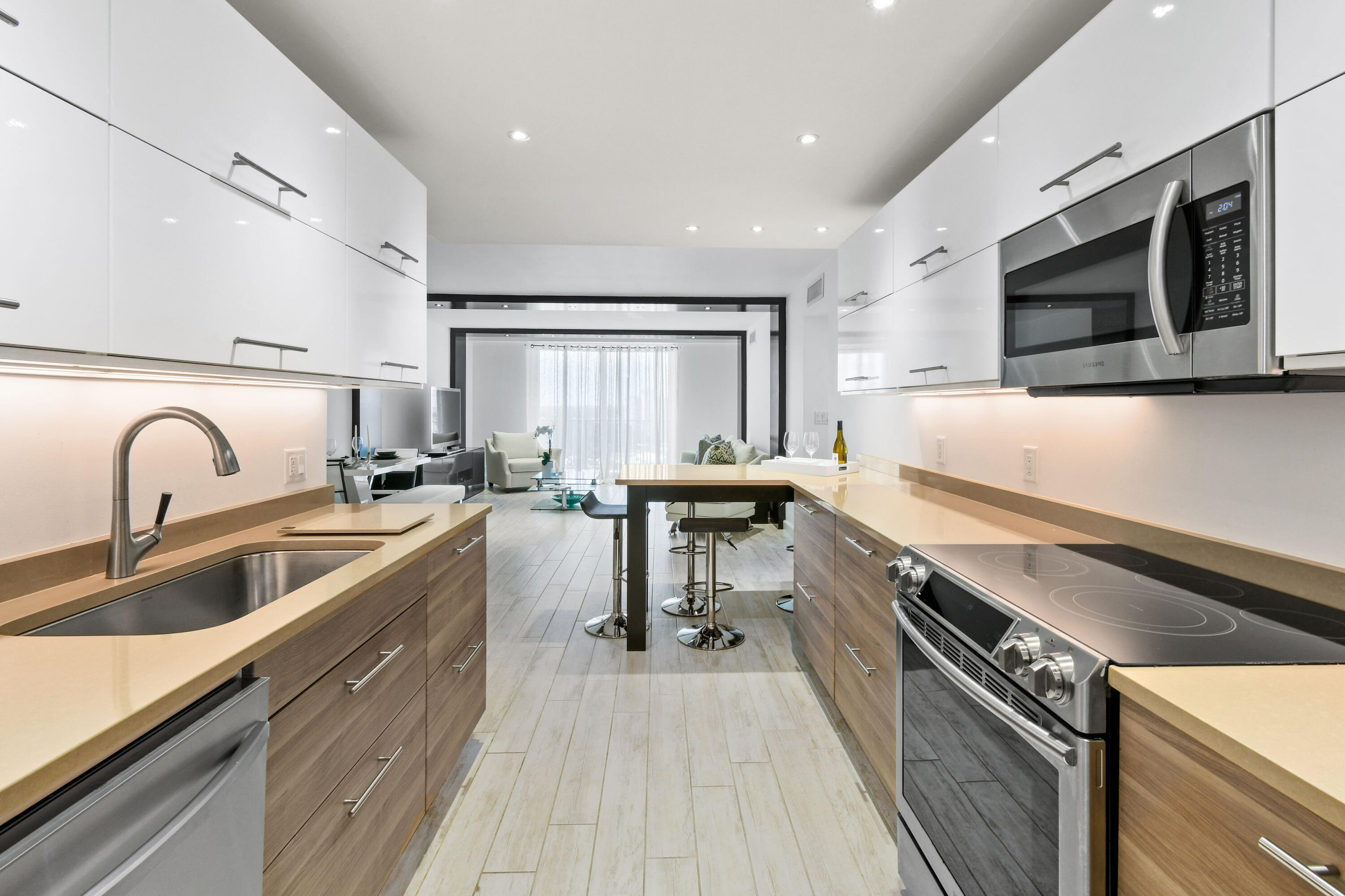1200 Marine Way 907