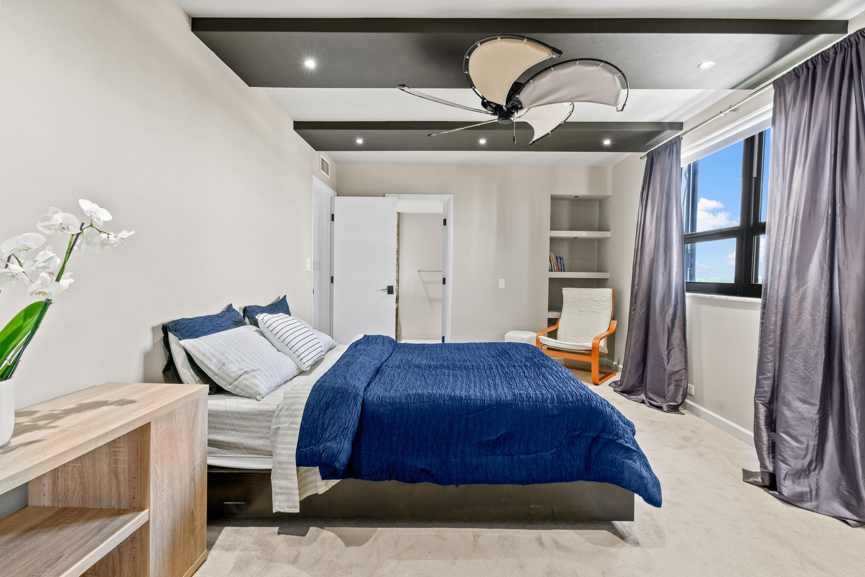 1200 Marine Way 907
