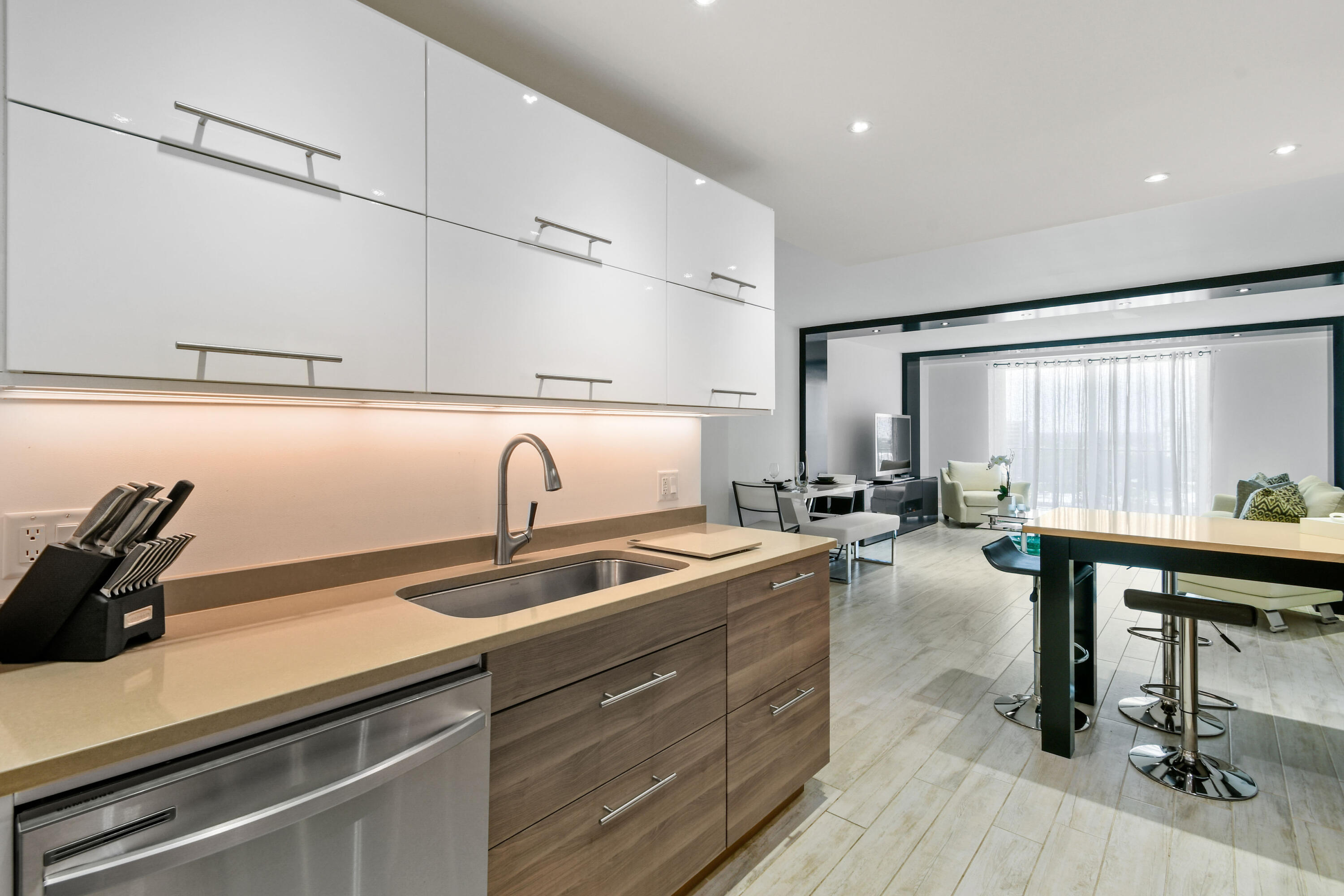 1200 Marine Way 907
