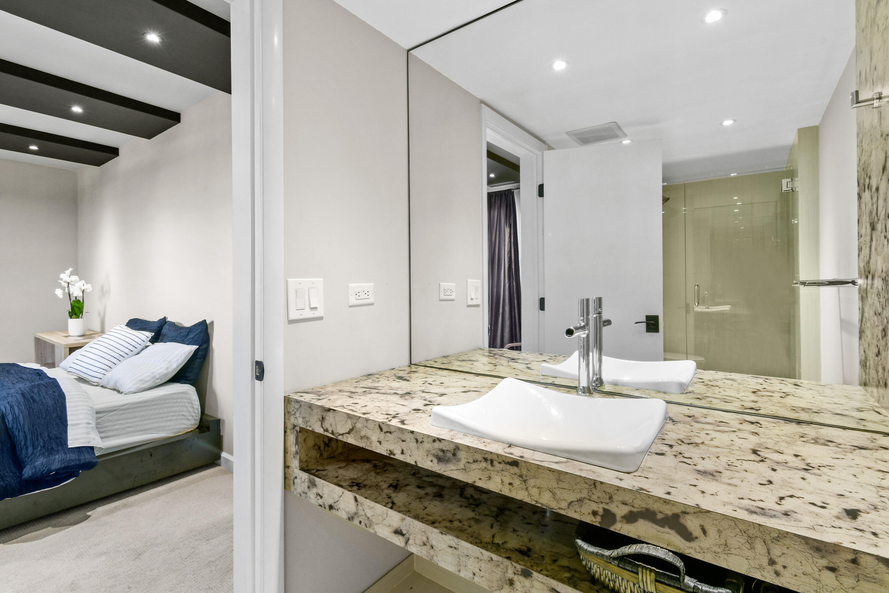 1200 Marine Way 907