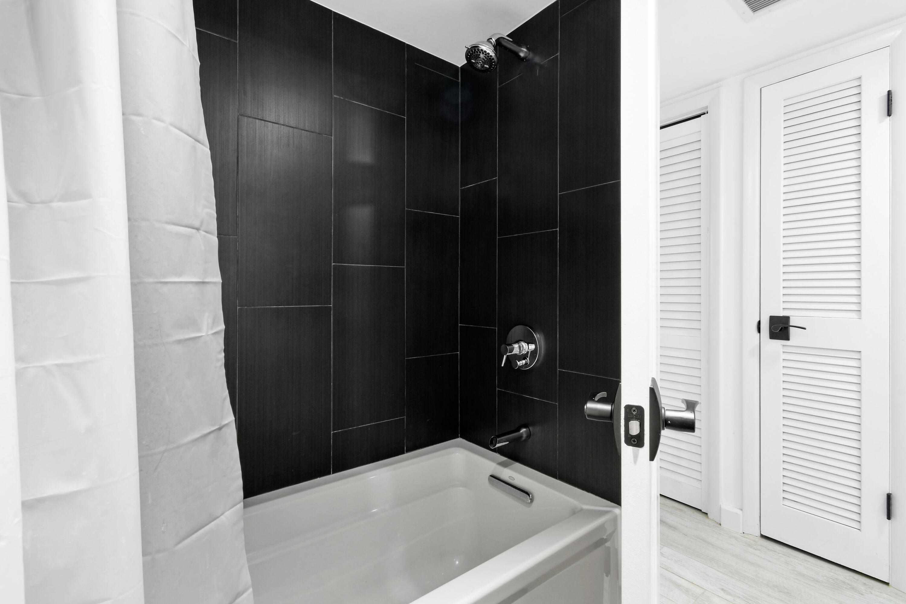 1200 Marine Way 907