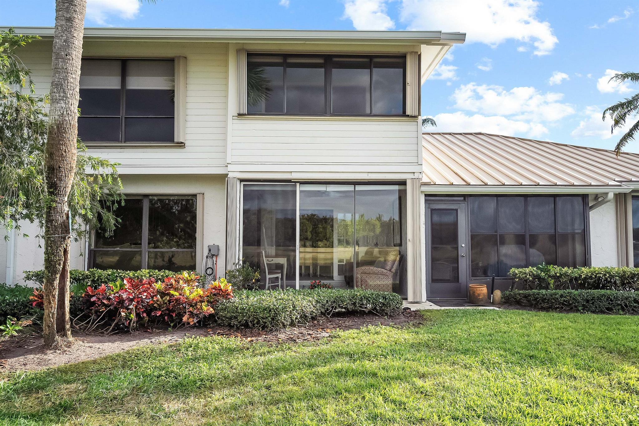 5618 SE Foxcross Place