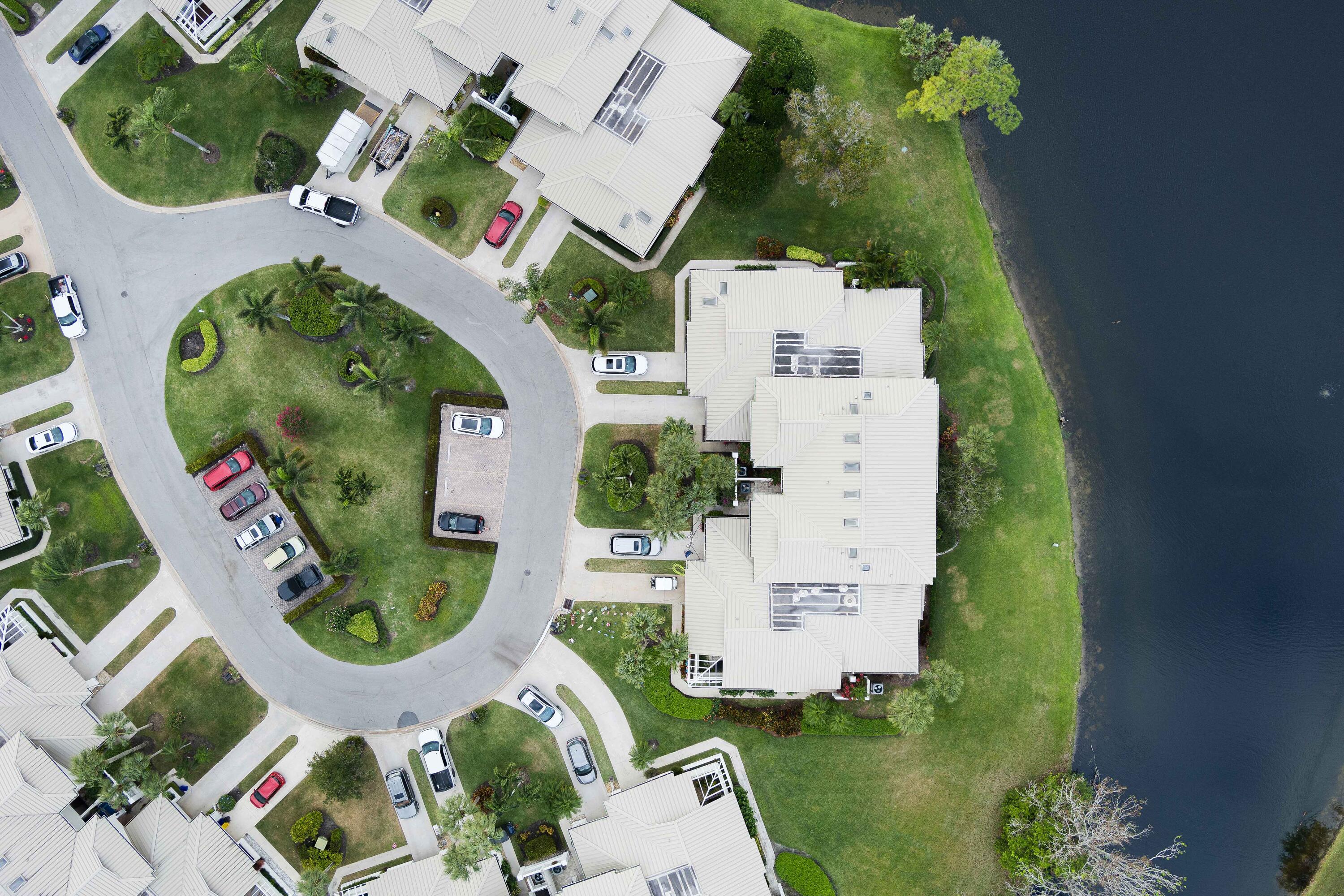 5618 SE Foxcross Place