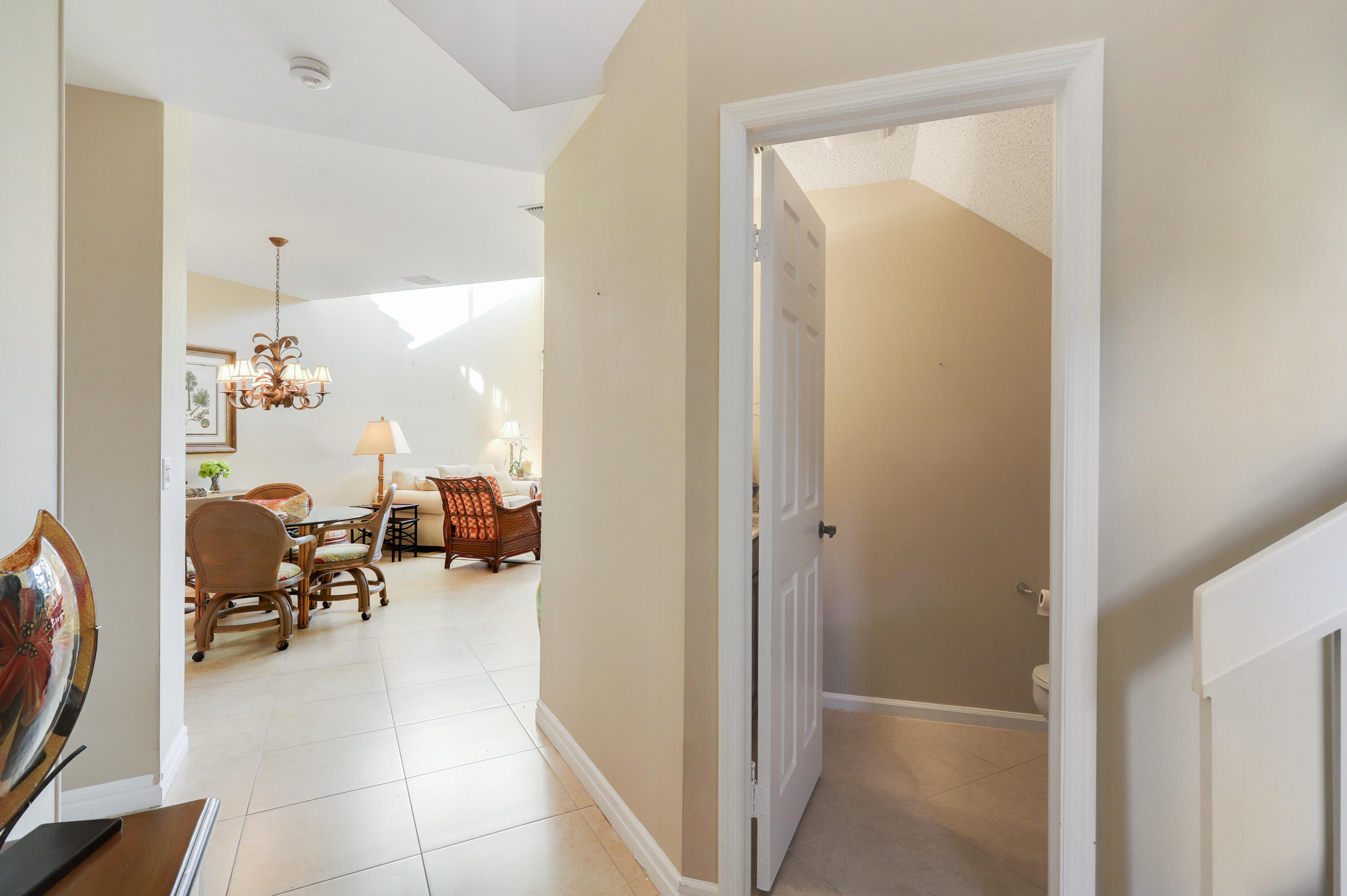 856 Windermere Way