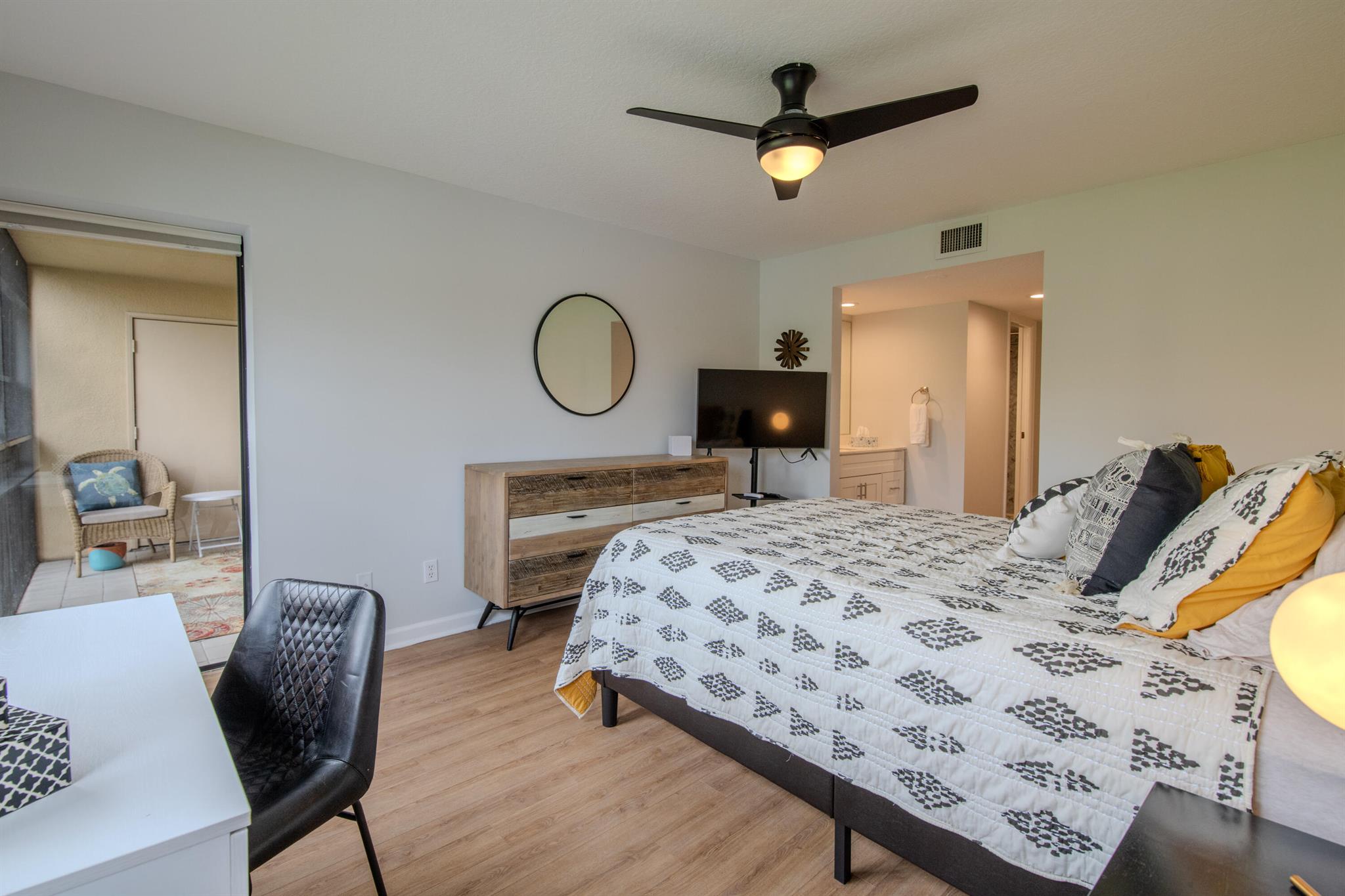 600 Uno Lago 202 Drive 202