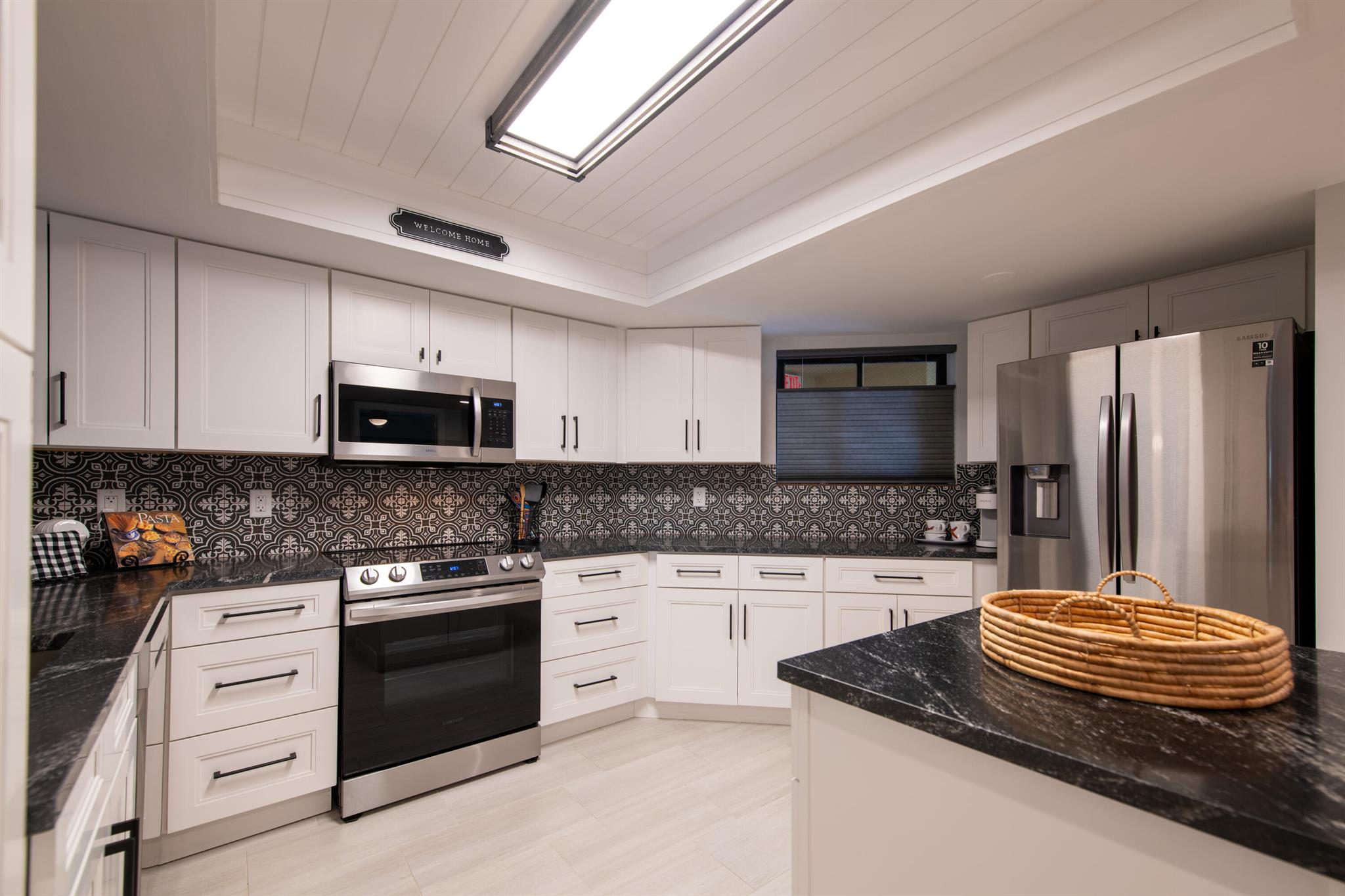 600 Uno Lago 202 Drive 202