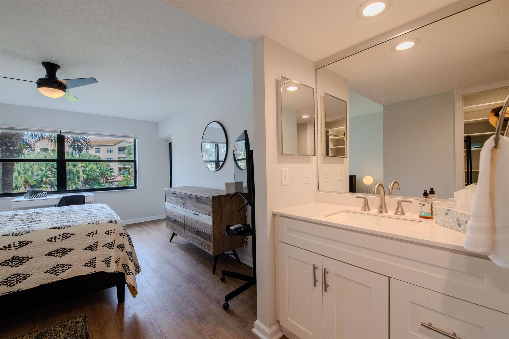 600 Uno Lago 202 Drive 202