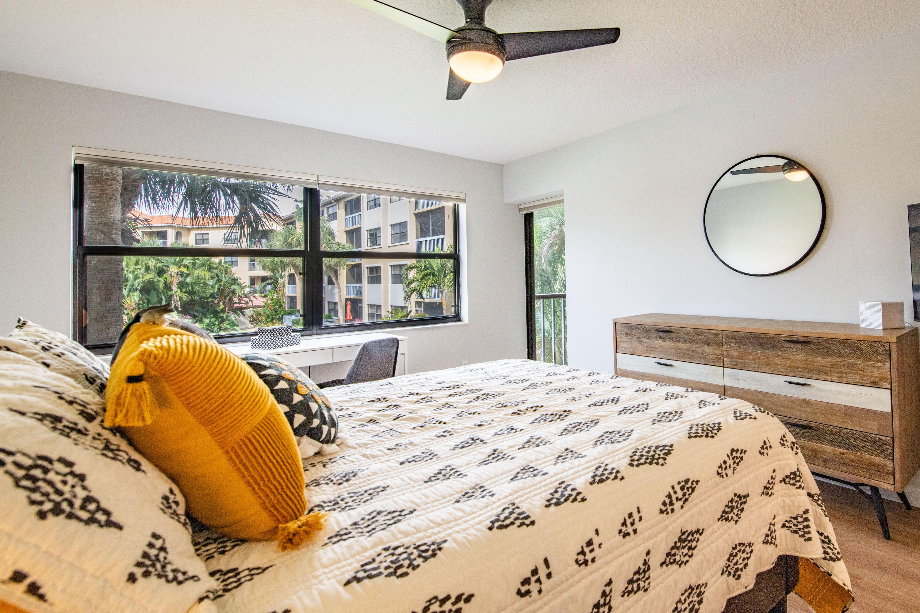 600 Uno Lago 202 Drive 202