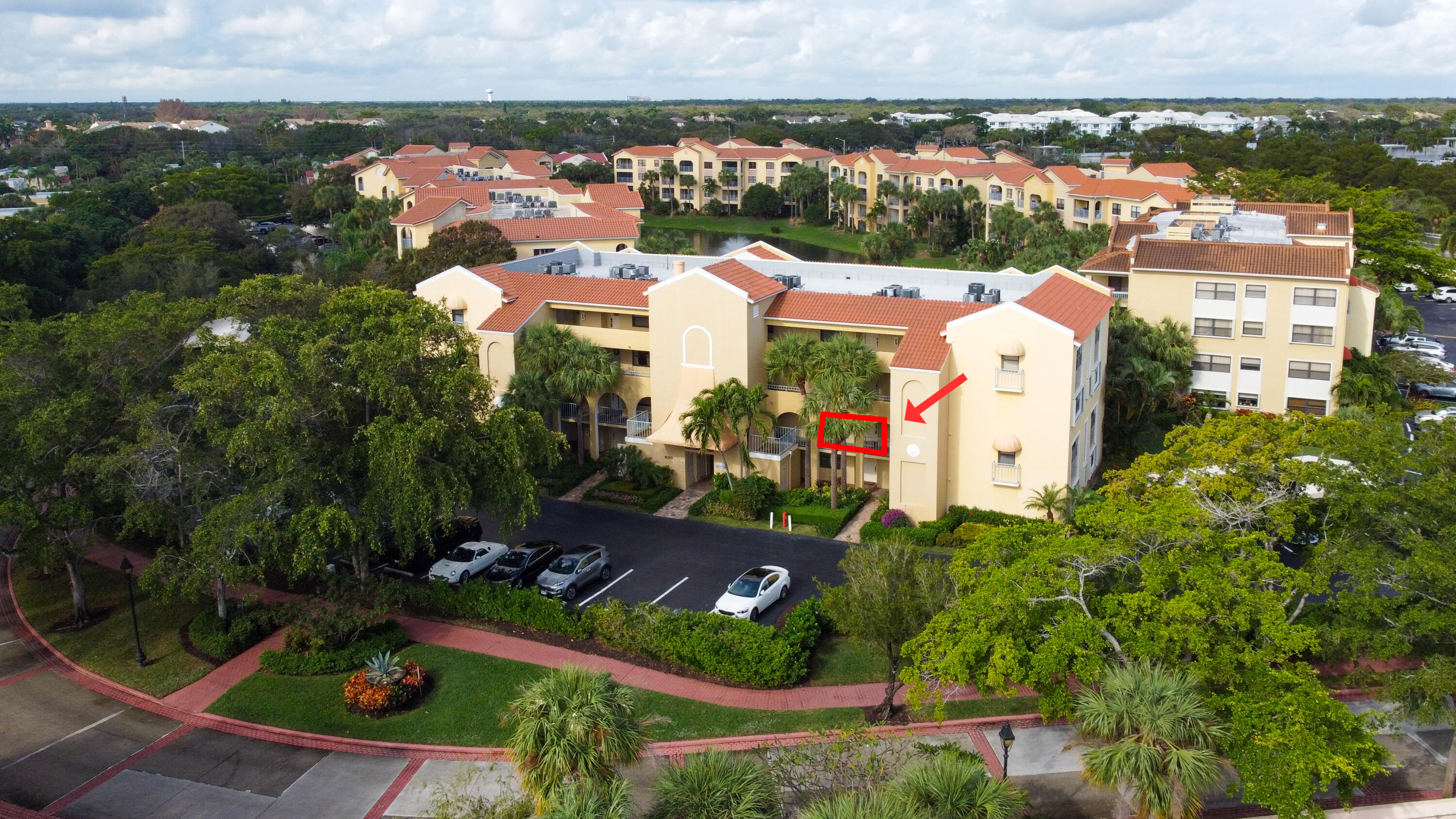 600 Uno Lago 202 Drive 202