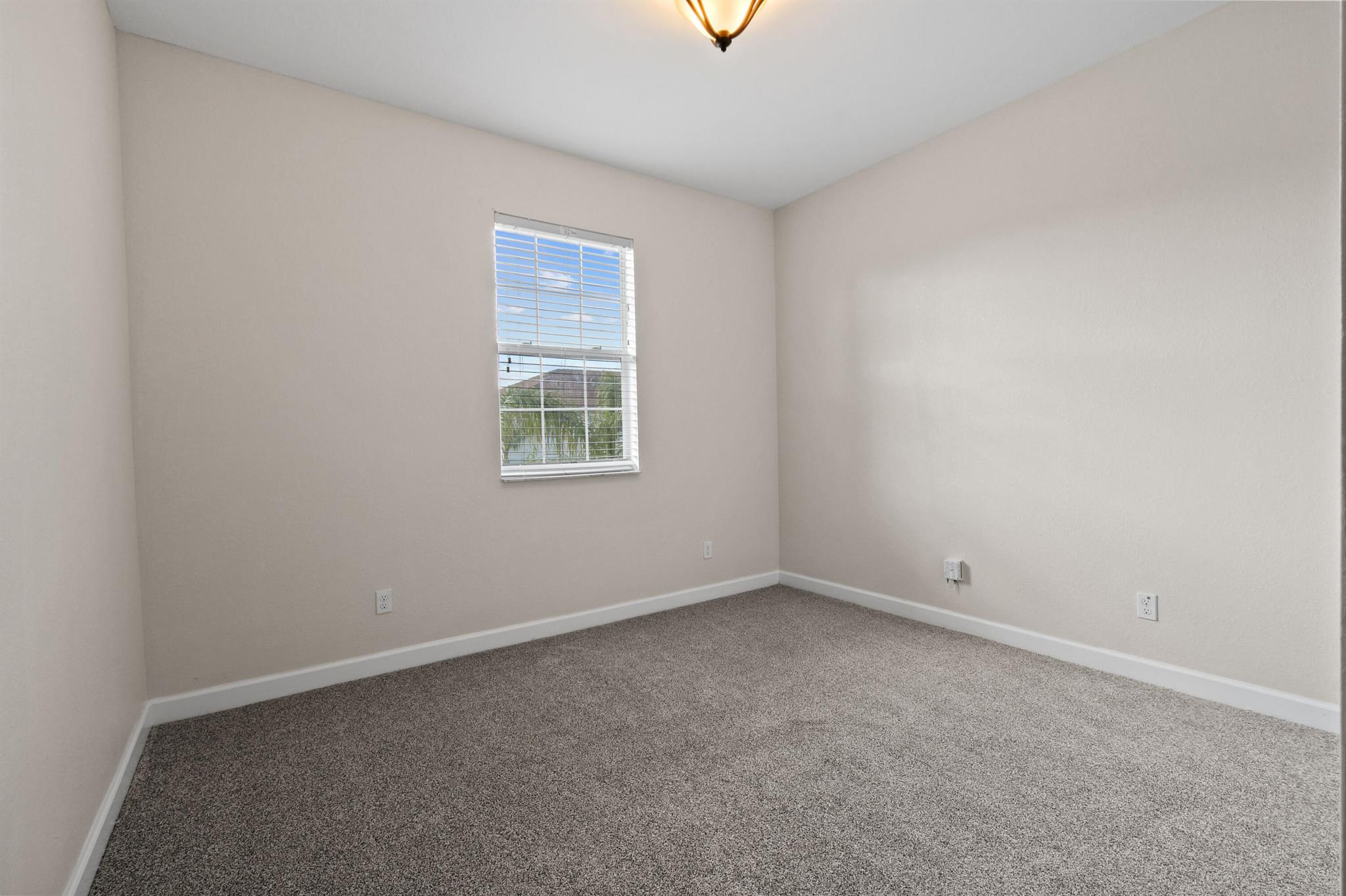 9527 SW Merlin Court