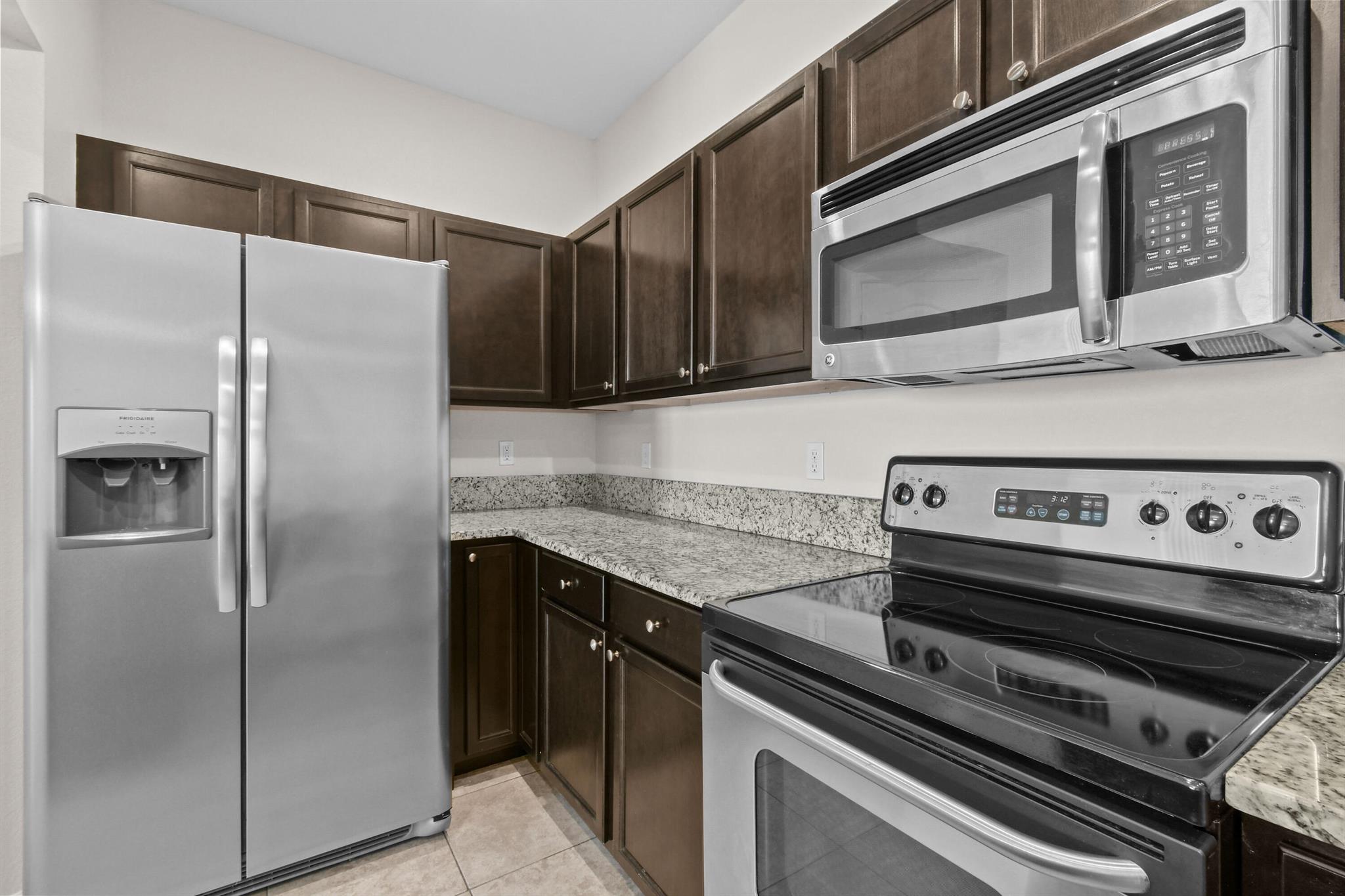 9527 SW Merlin Court