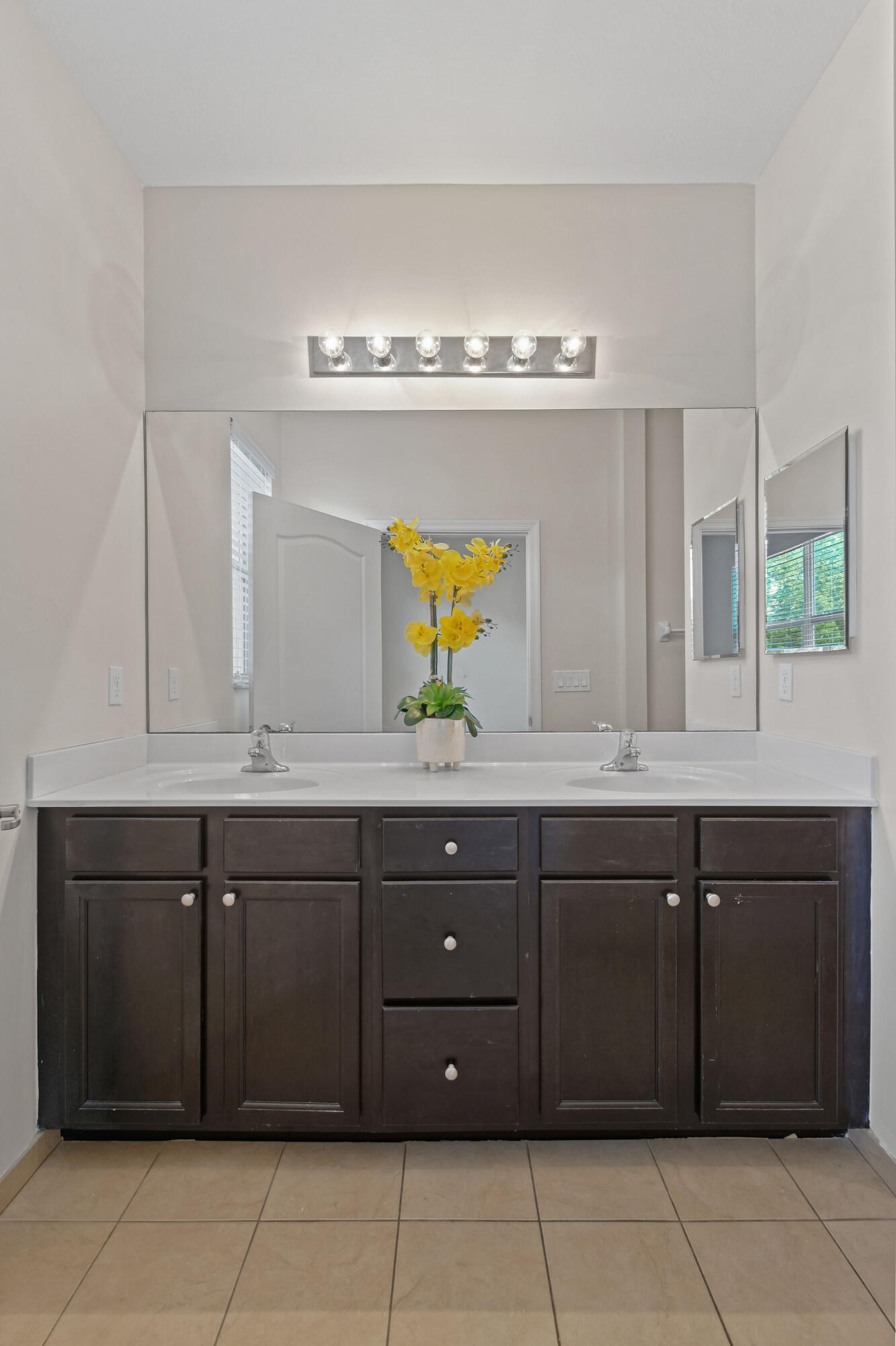 9527 SW Merlin Court