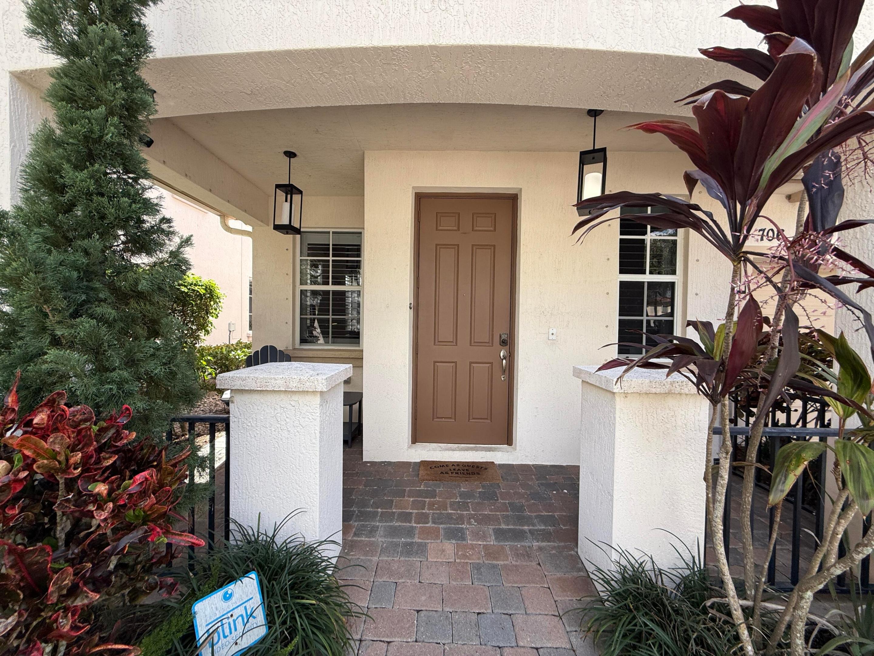 706 Duchess Court
