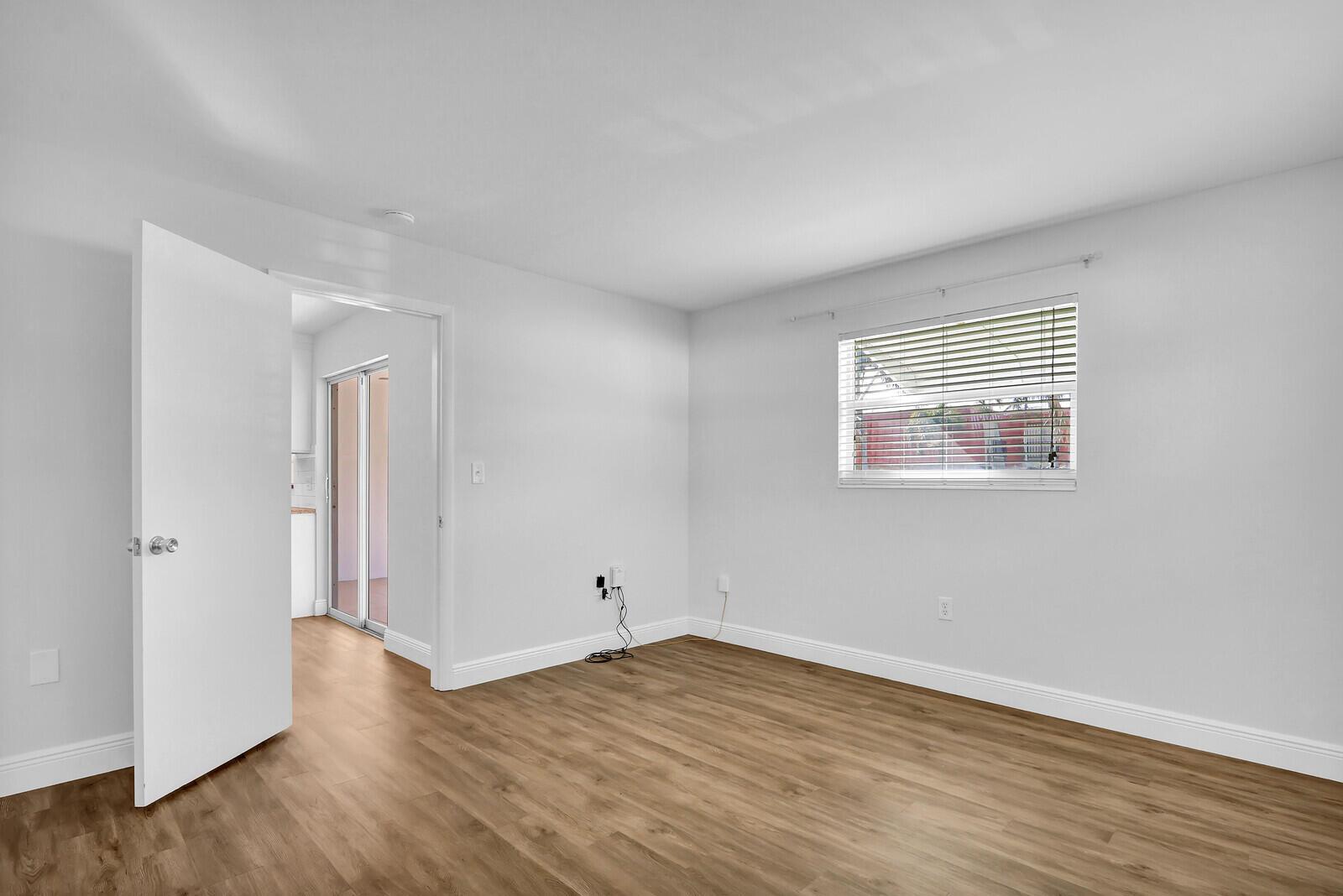 3210 Meridian Way S 11