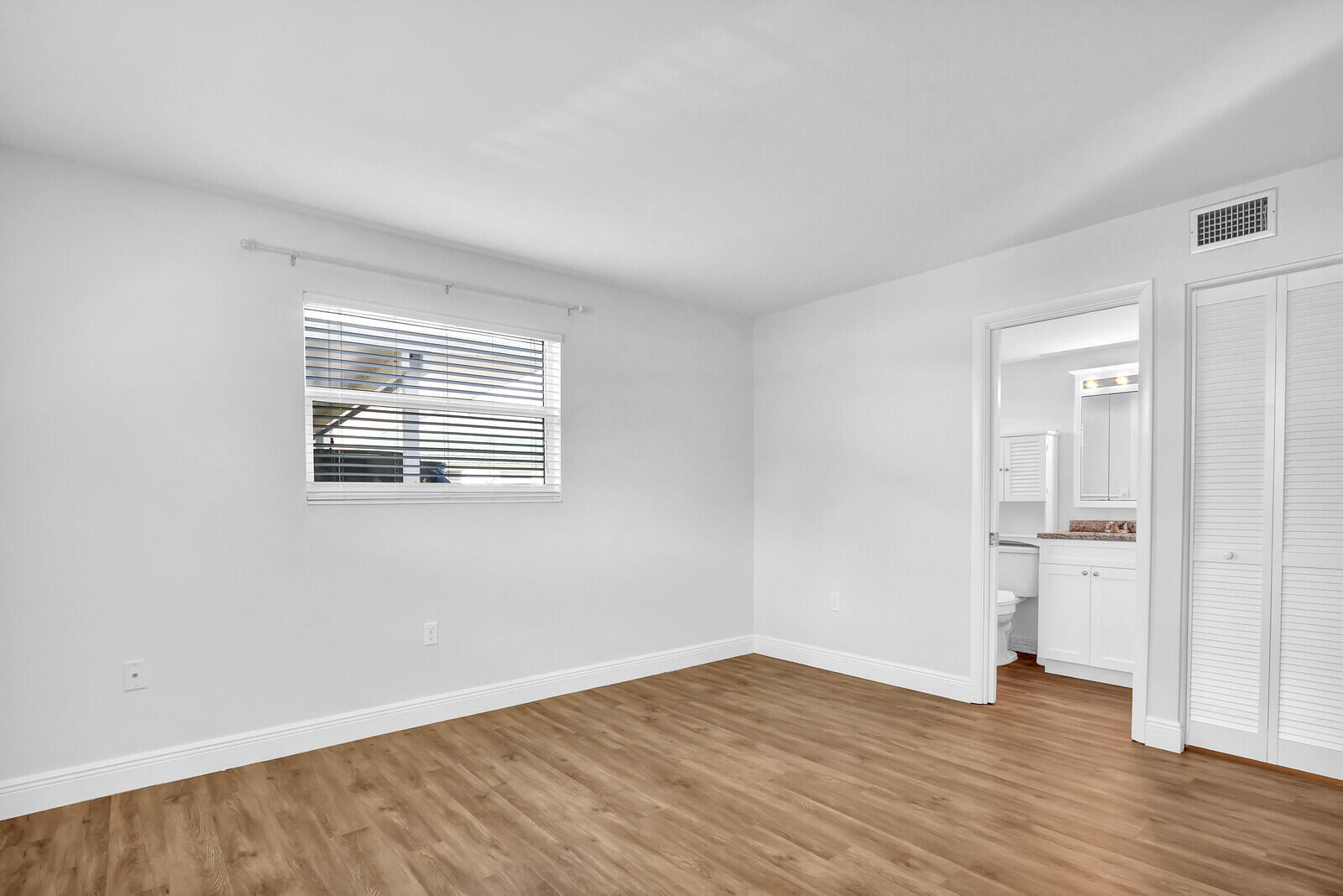 3210 Meridian Way S 11