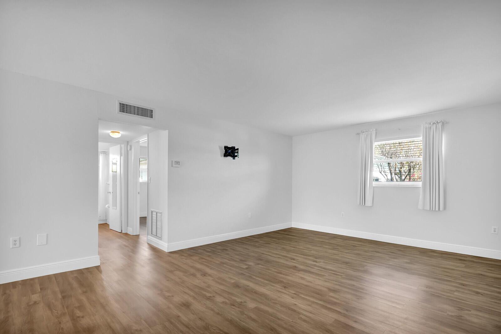 3210 Meridian Way S 11