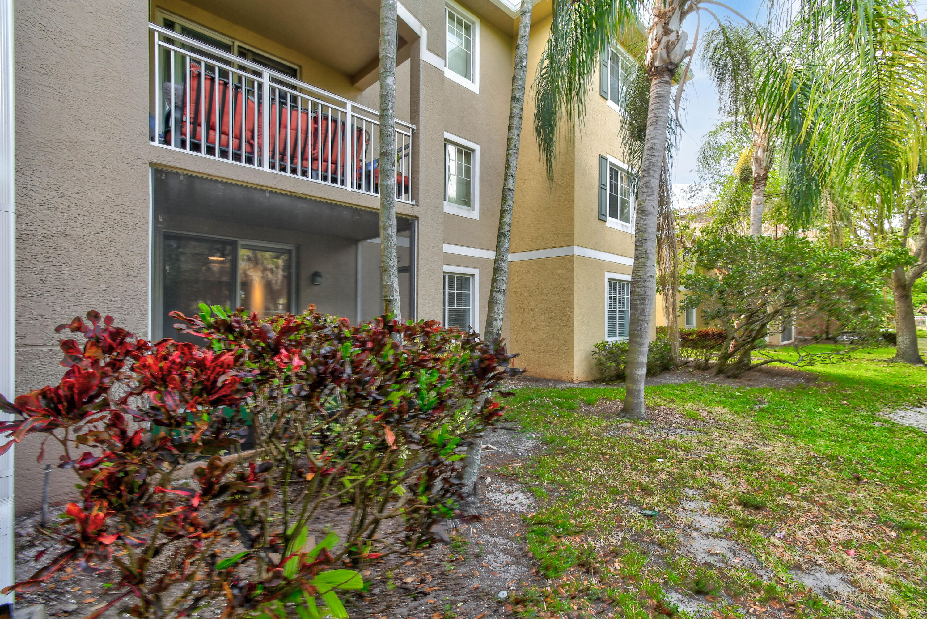 6565 Emerald Dunes Drive 108