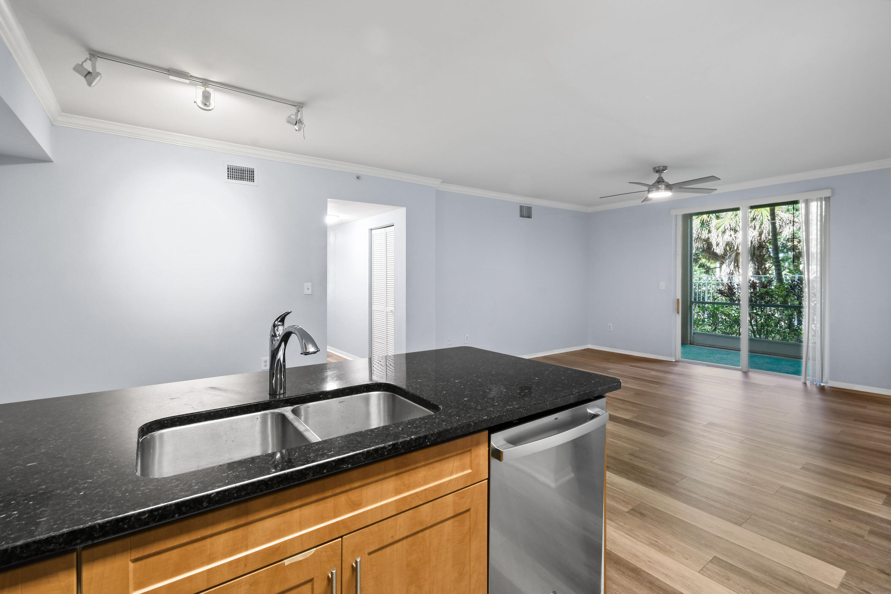 6565 Emerald Dunes Drive 108