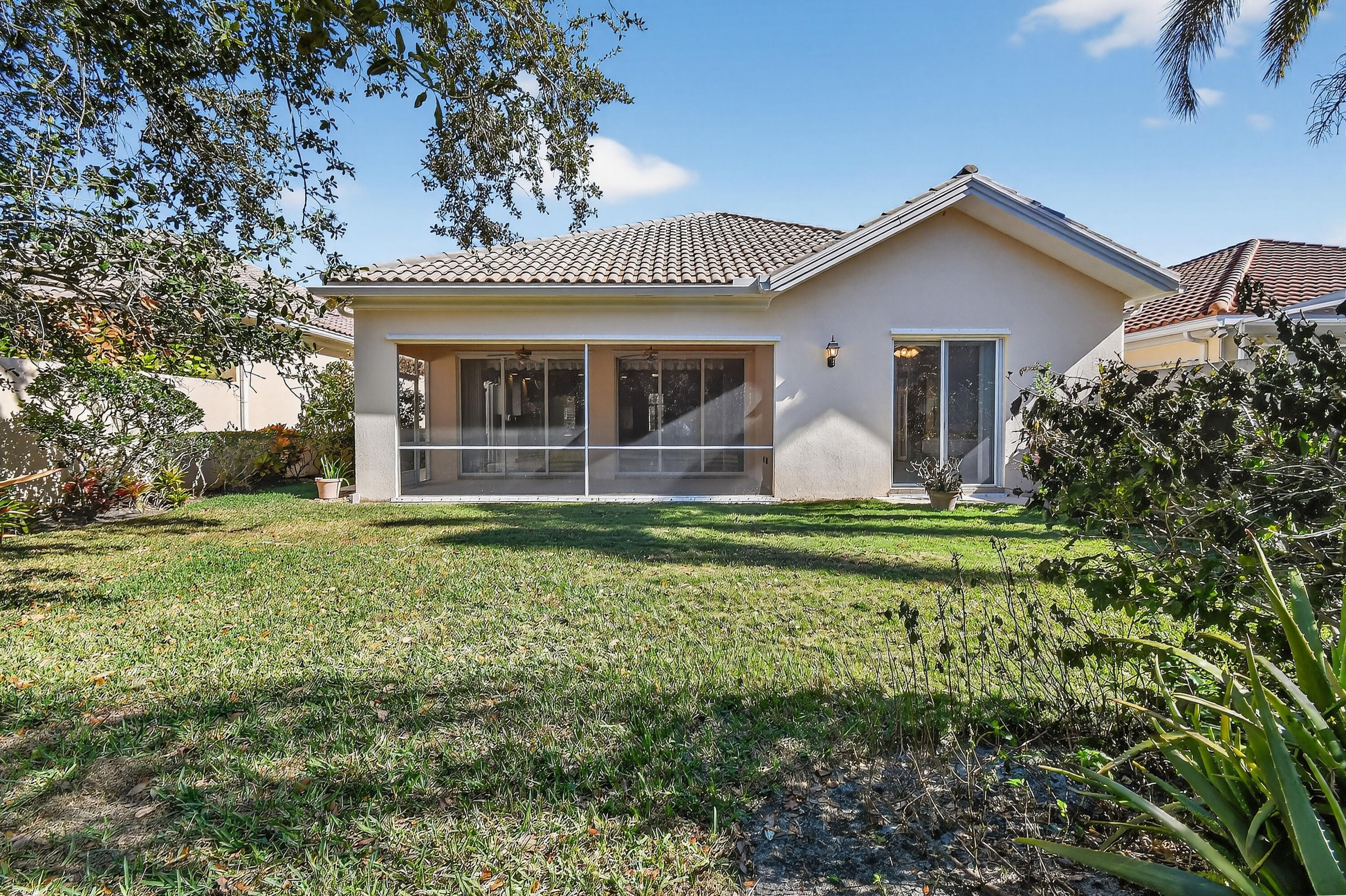 8892 SE Eldorado Way