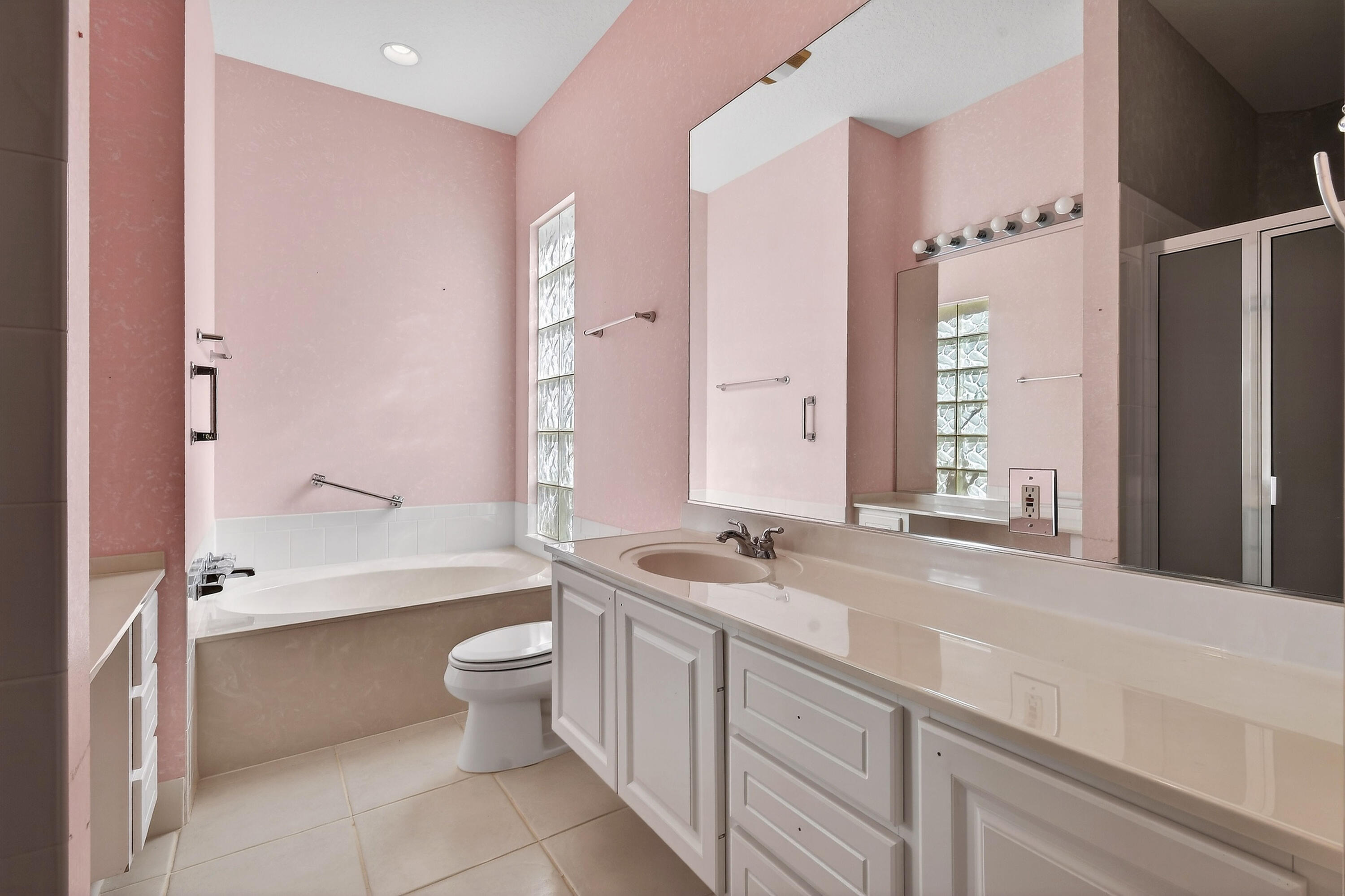 8892 SE Eldorado Way