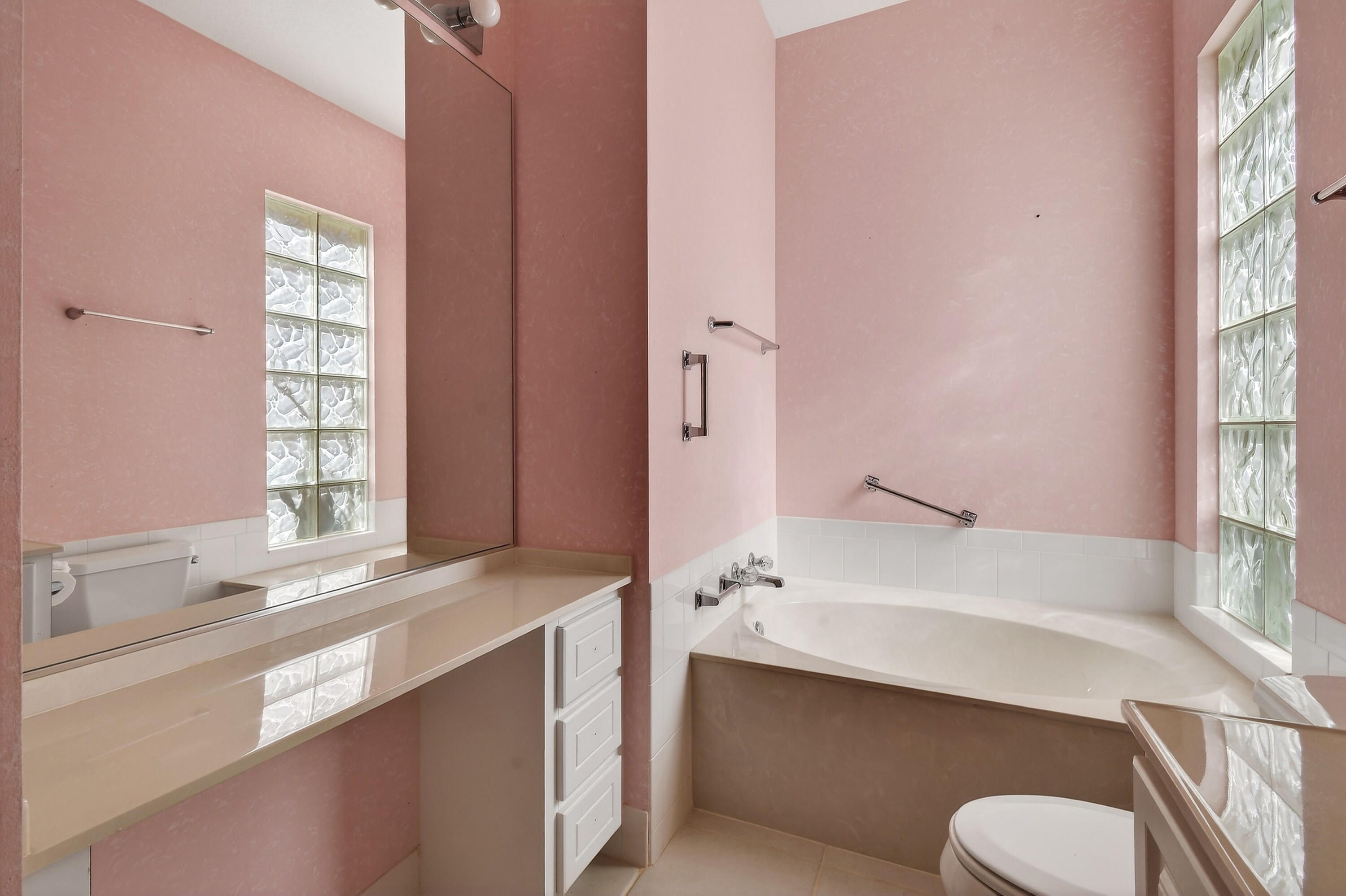 8892 SE Eldorado Way