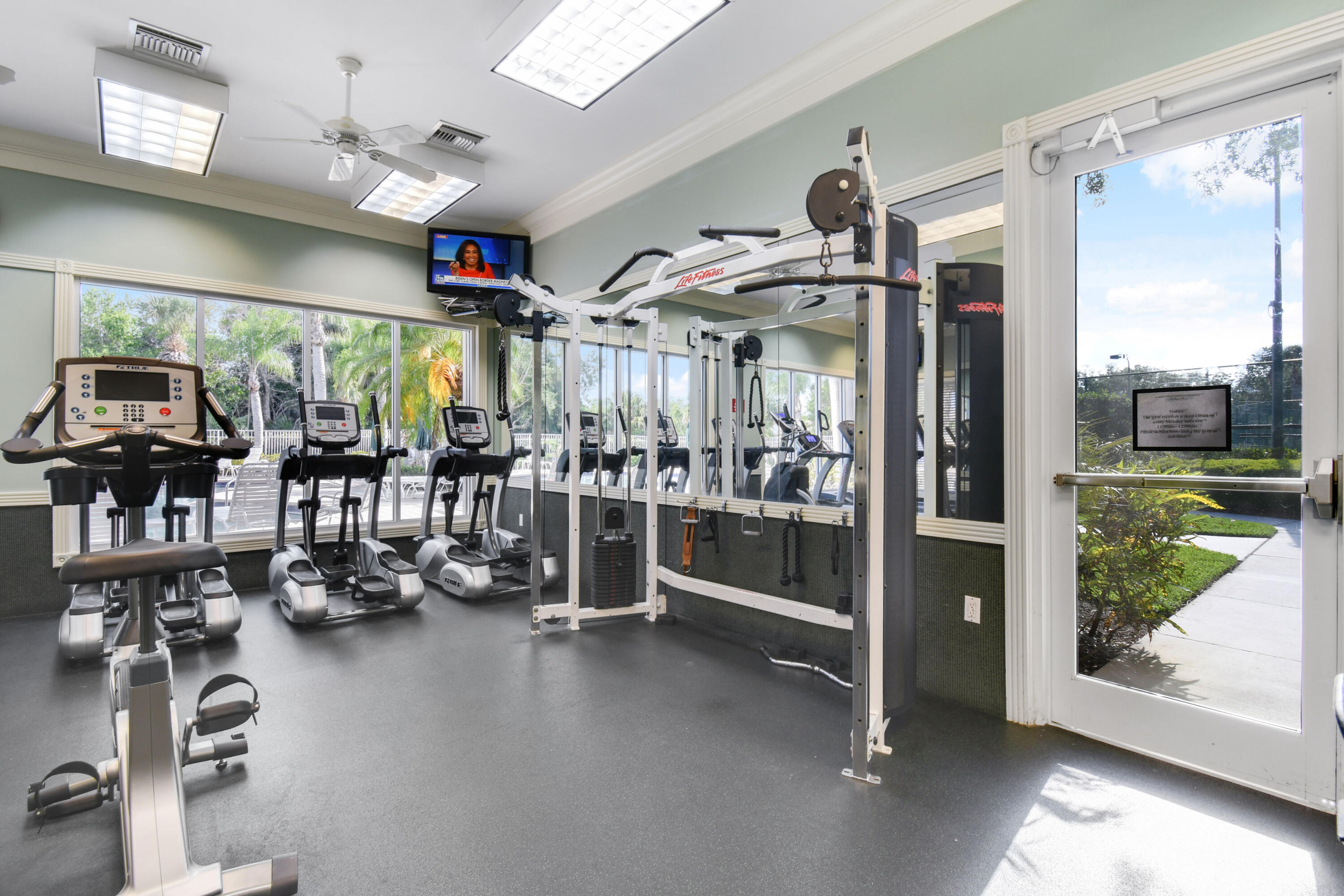 8892 SE Eldorado Way