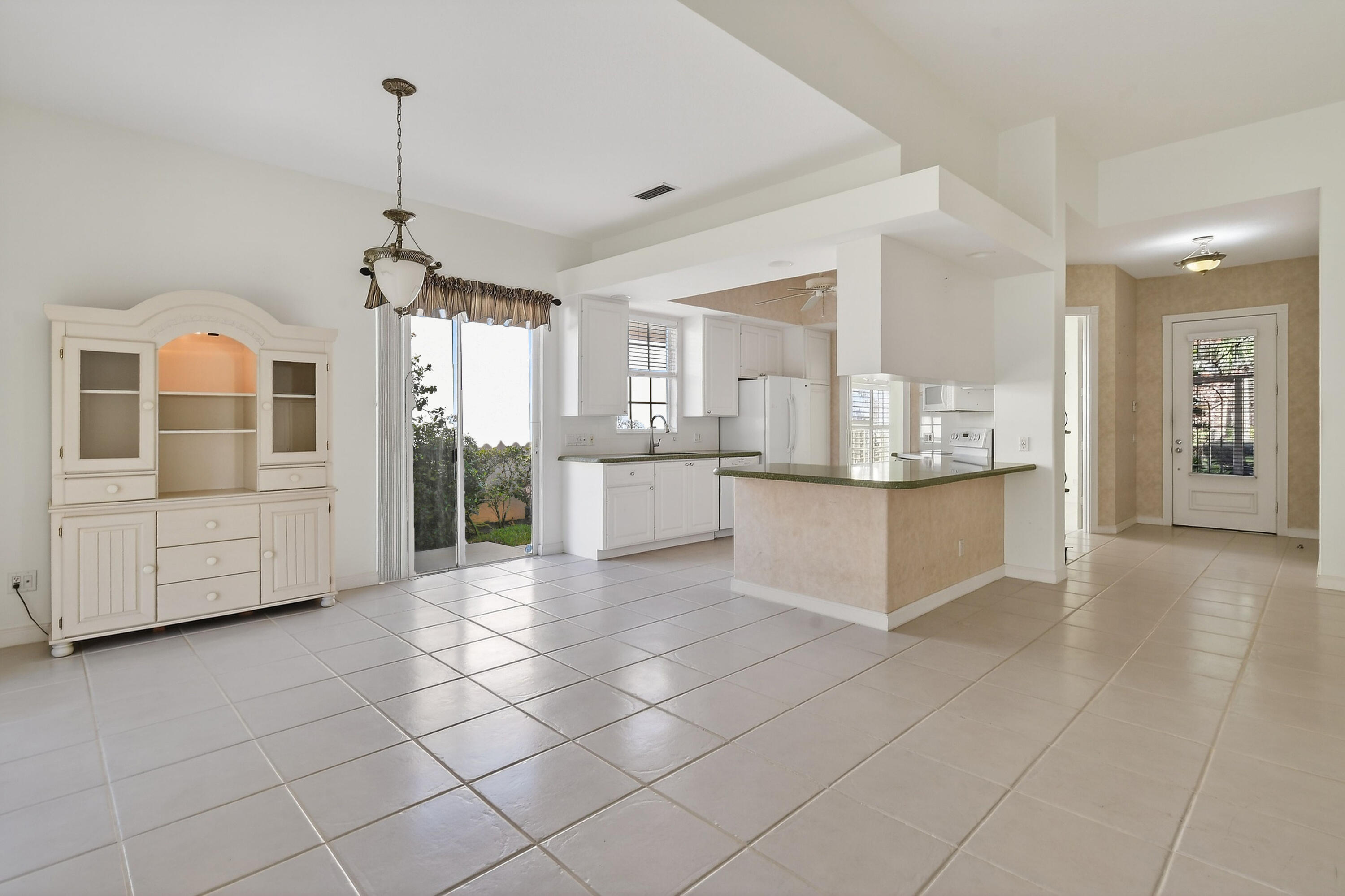 8892 SE Eldorado Way