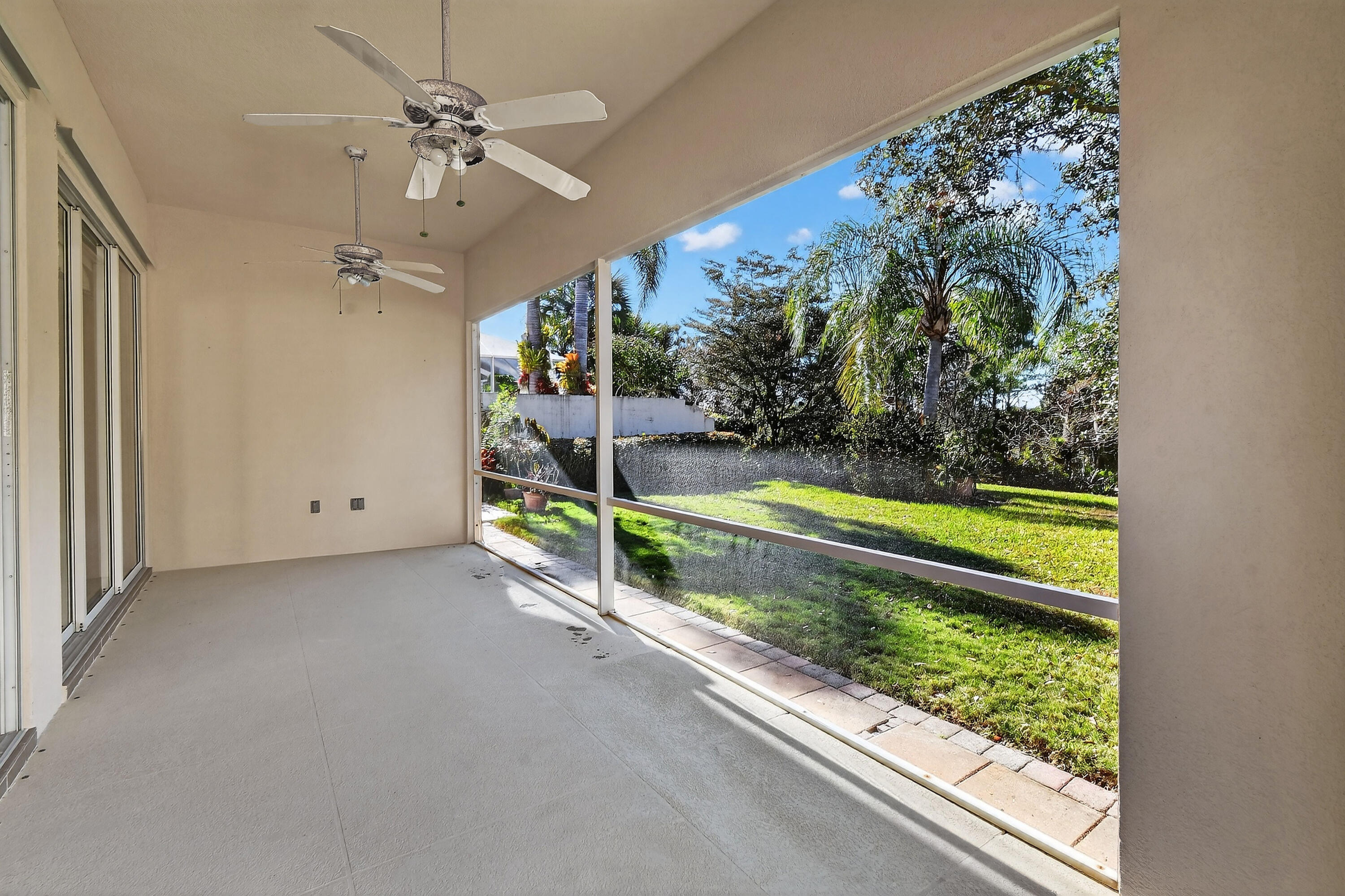 8892 SE Eldorado Way