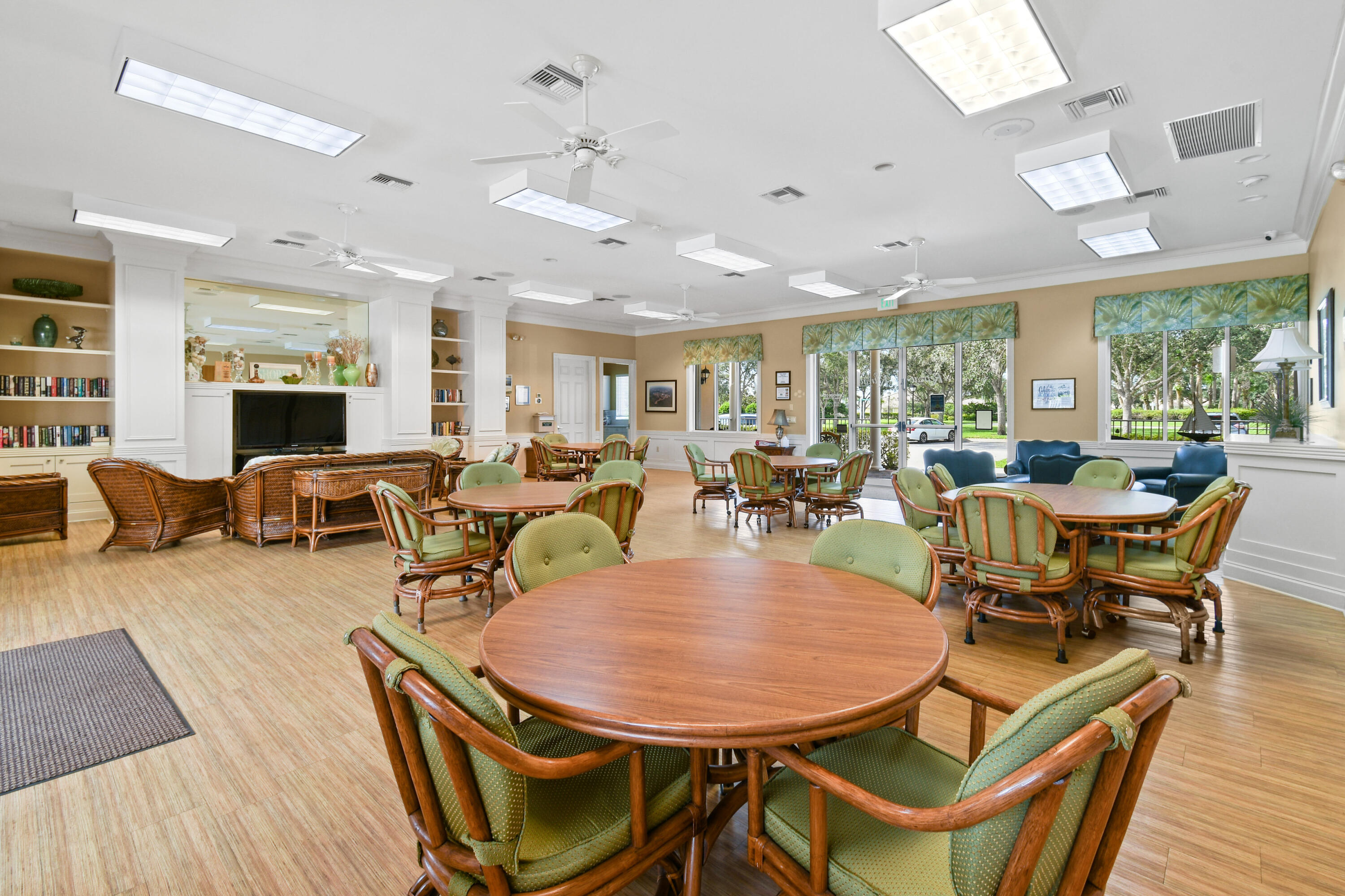 8892 SE Eldorado Way