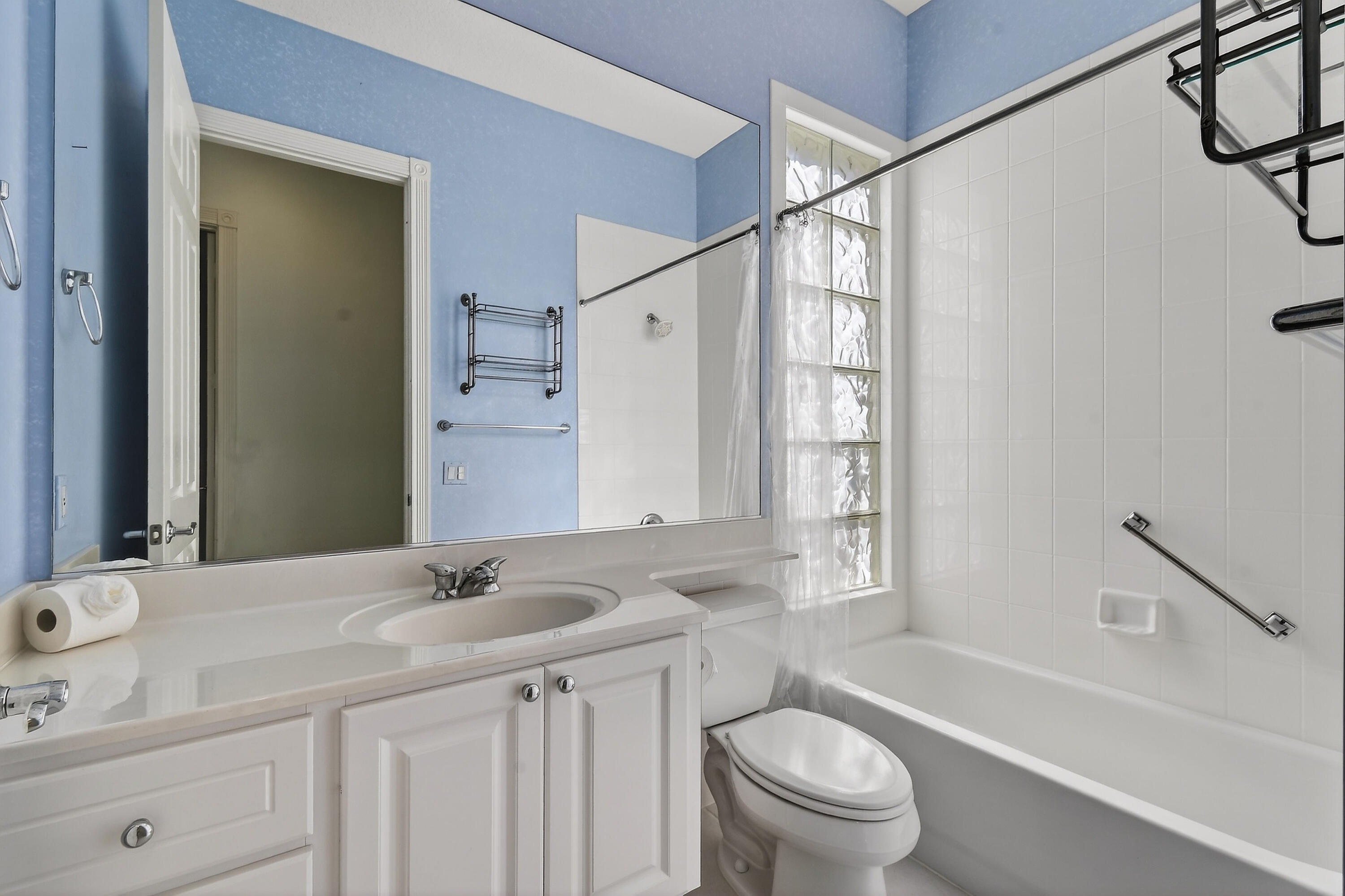 8892 SE Eldorado Way