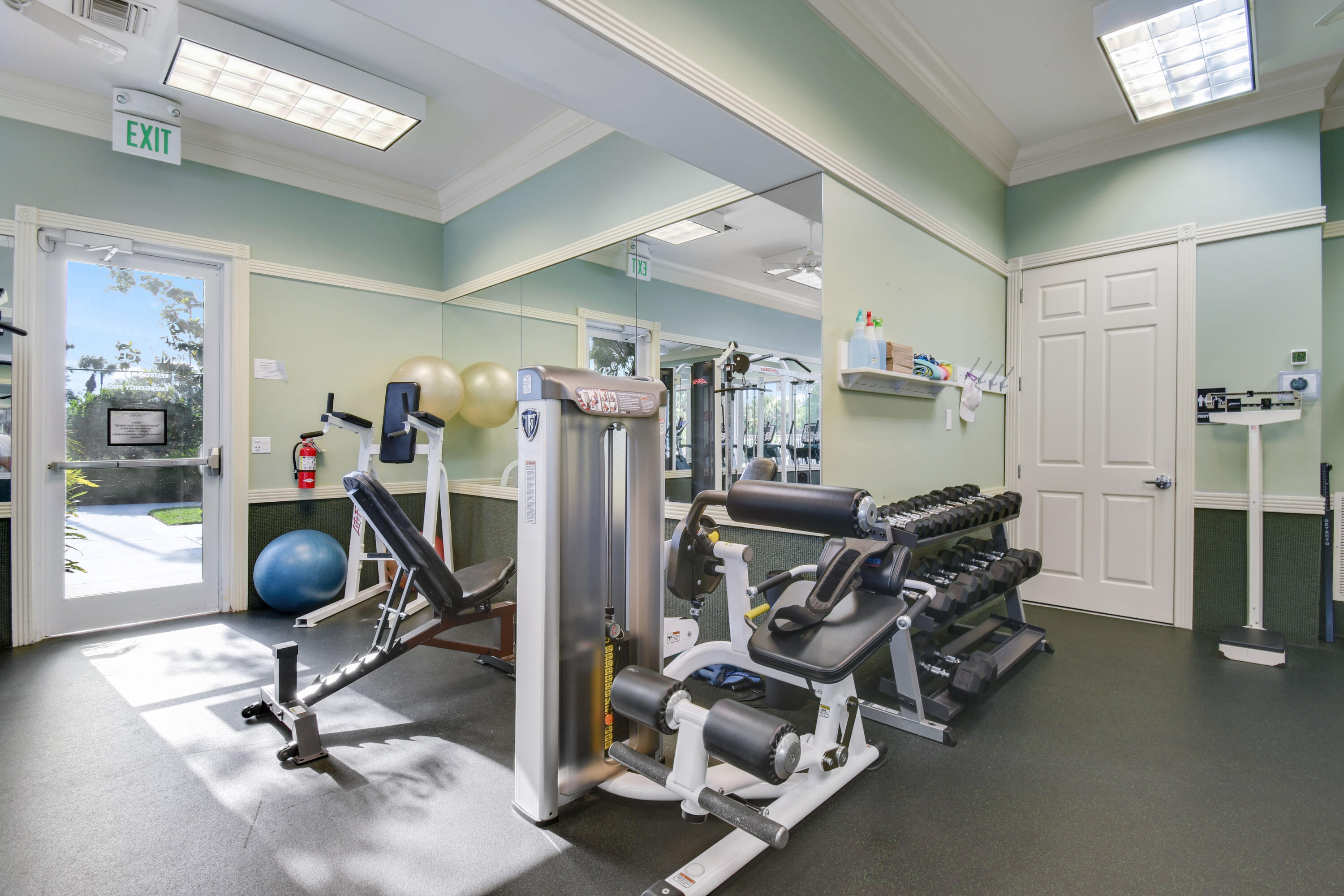 8892 SE Eldorado Way