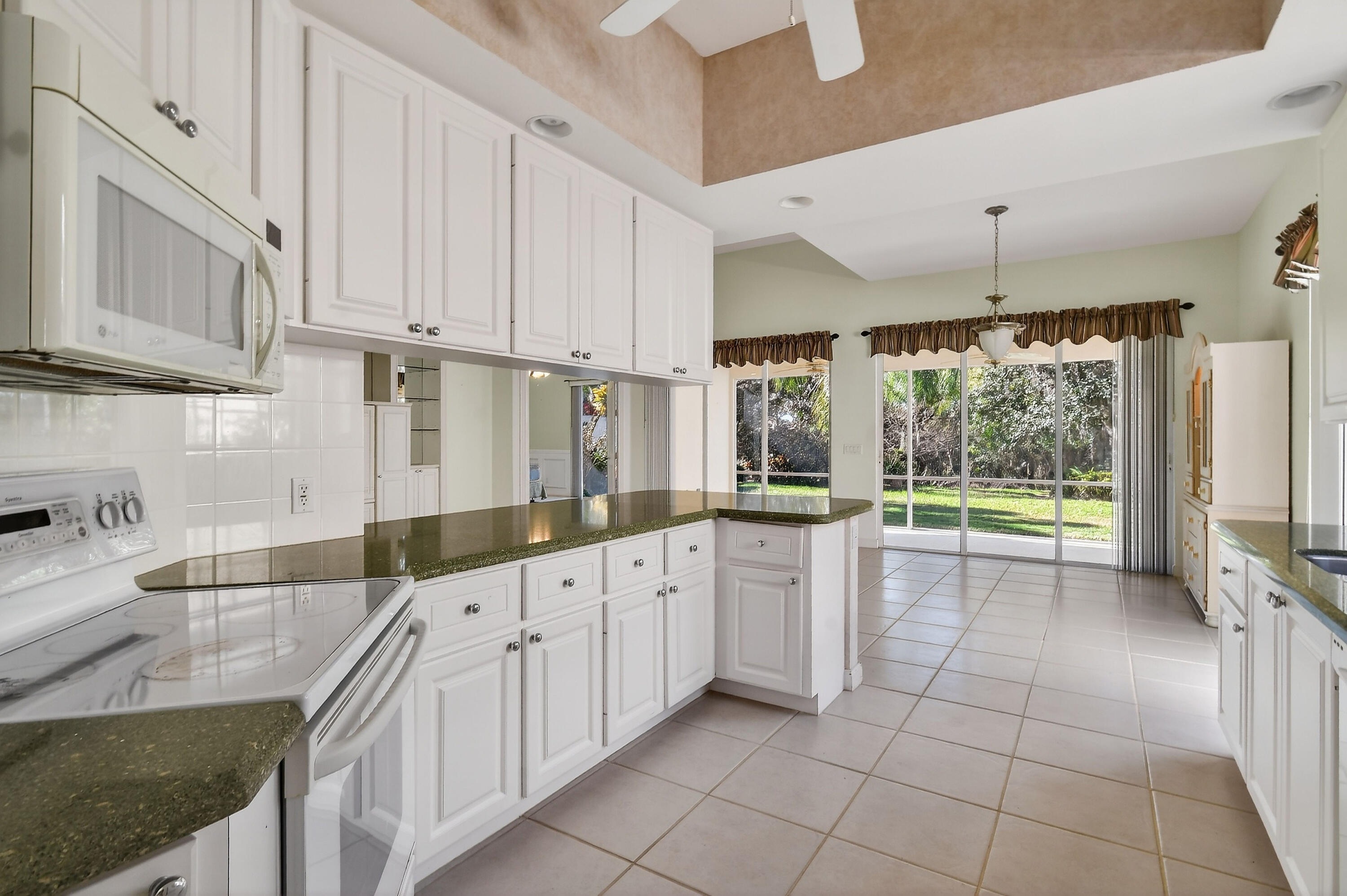 8892 SE Eldorado Way