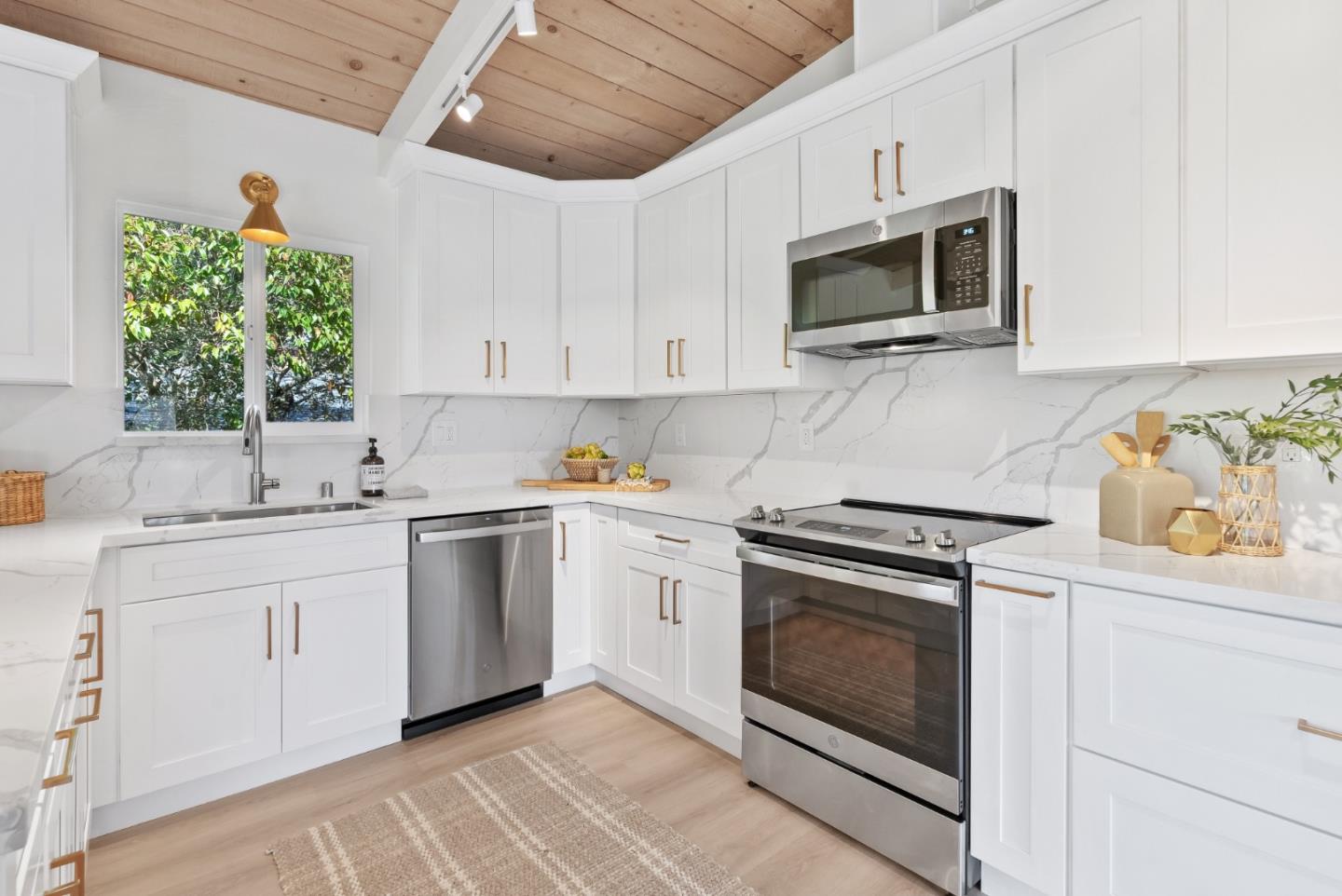 391 Belle Monti AVE