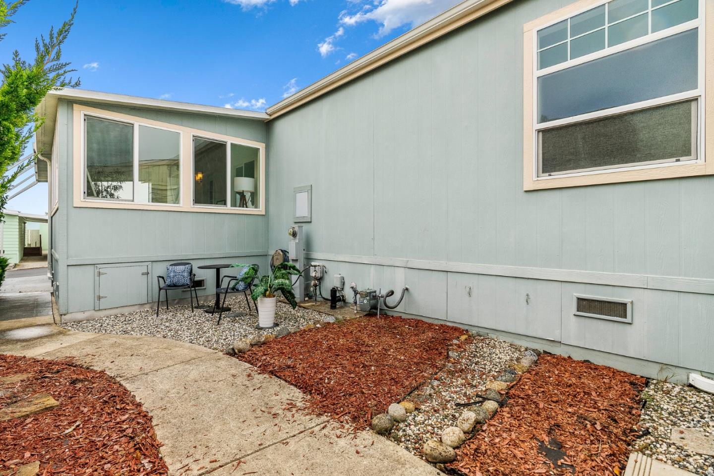 2435 Felt Street Unit: 44
