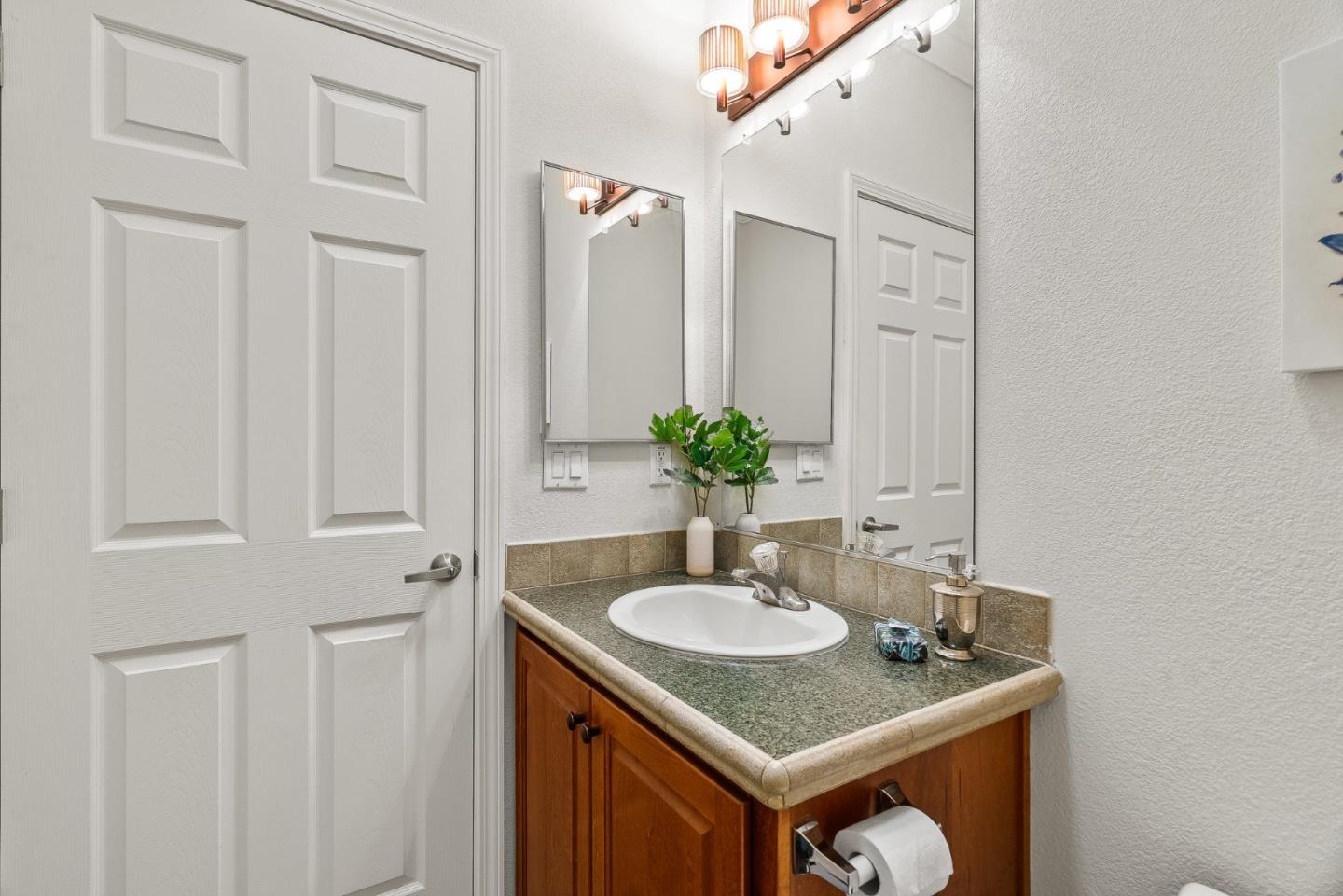 2435 Felt Street Unit: 44