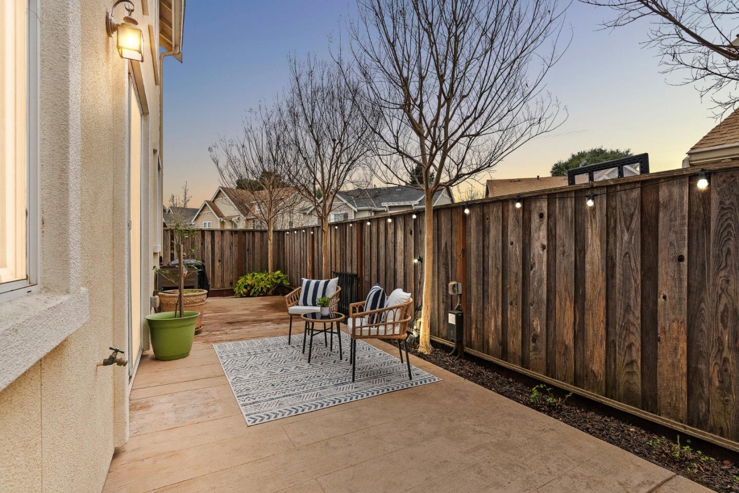 109 Meadowview LN