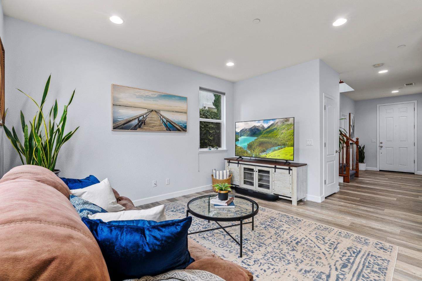 109 Meadowview LN
