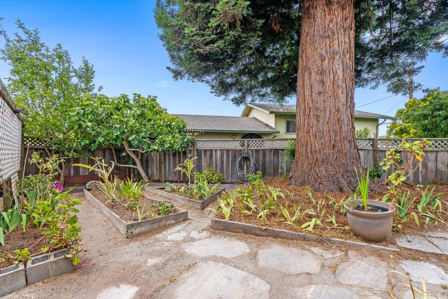 150 Sir Francis Court