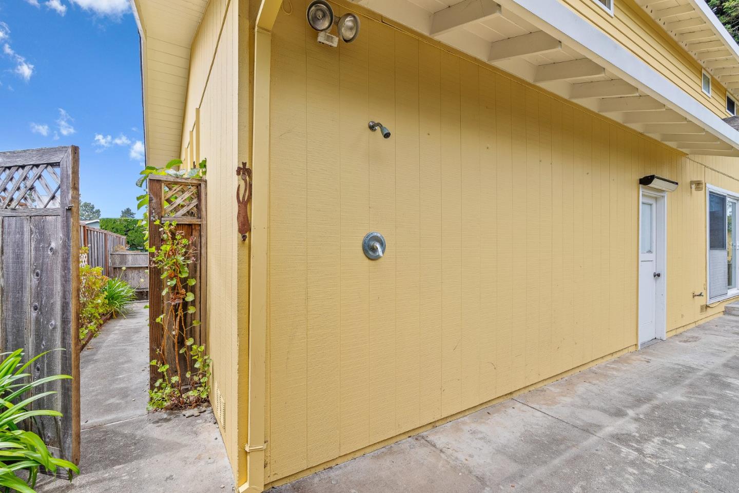 150 Sir Francis Court