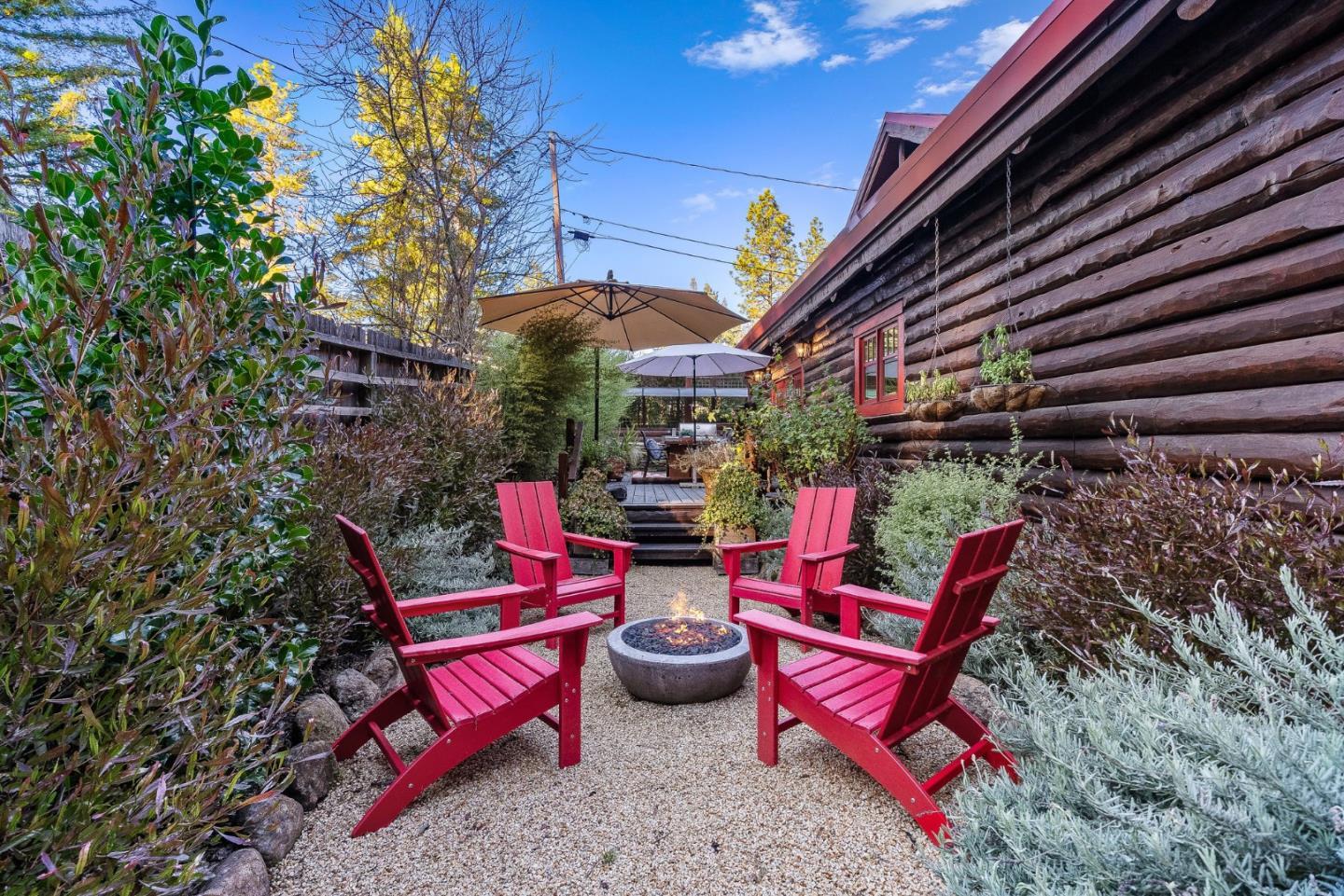 44 Pine Avenue