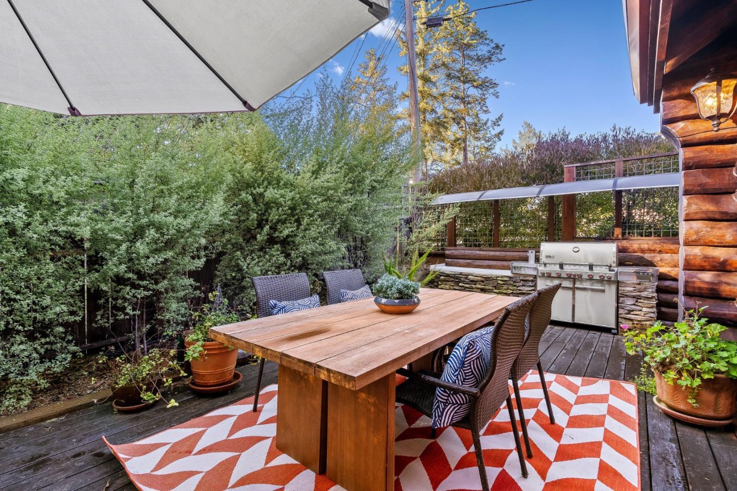 44 Pine Avenue