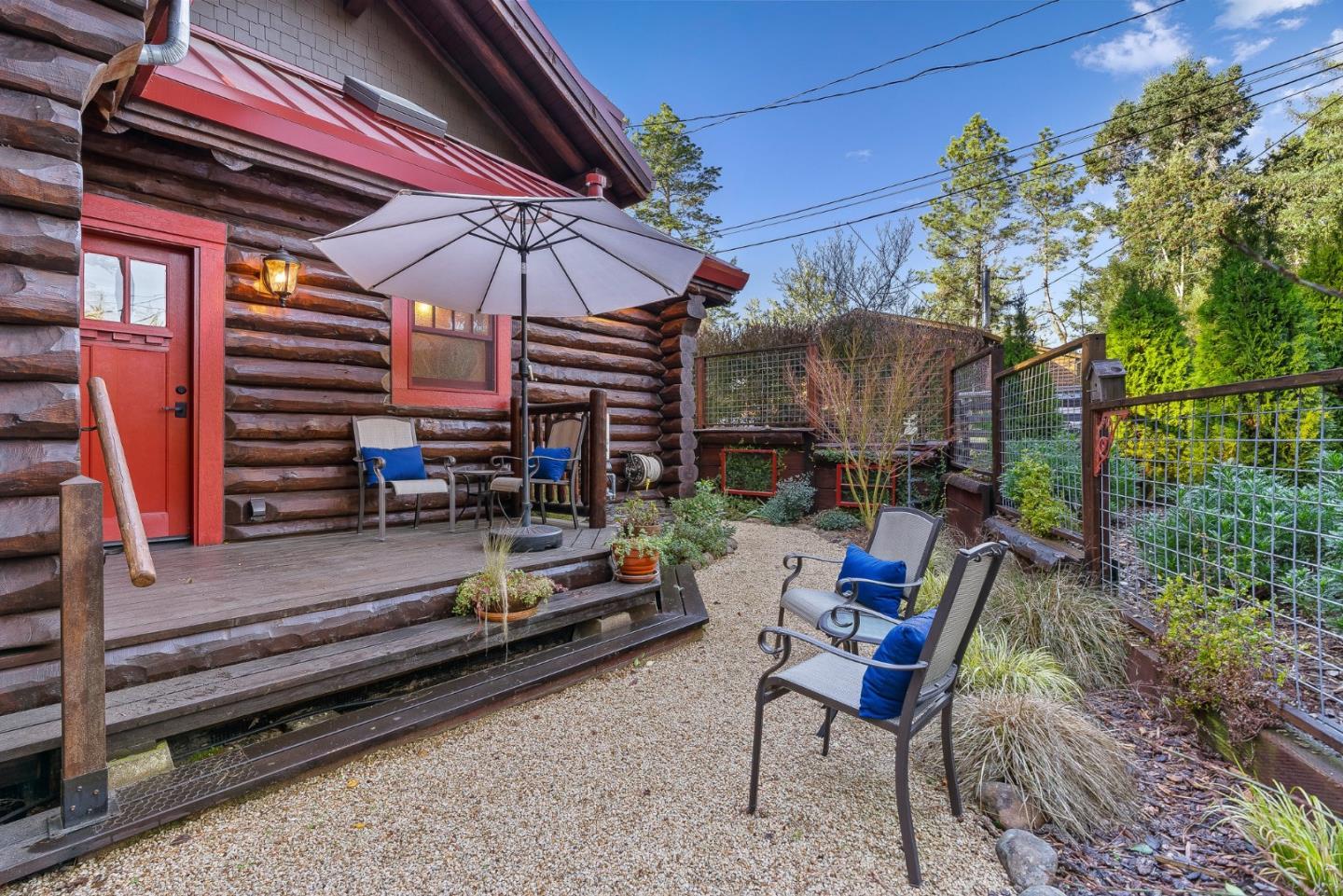 44 Pine Avenue
