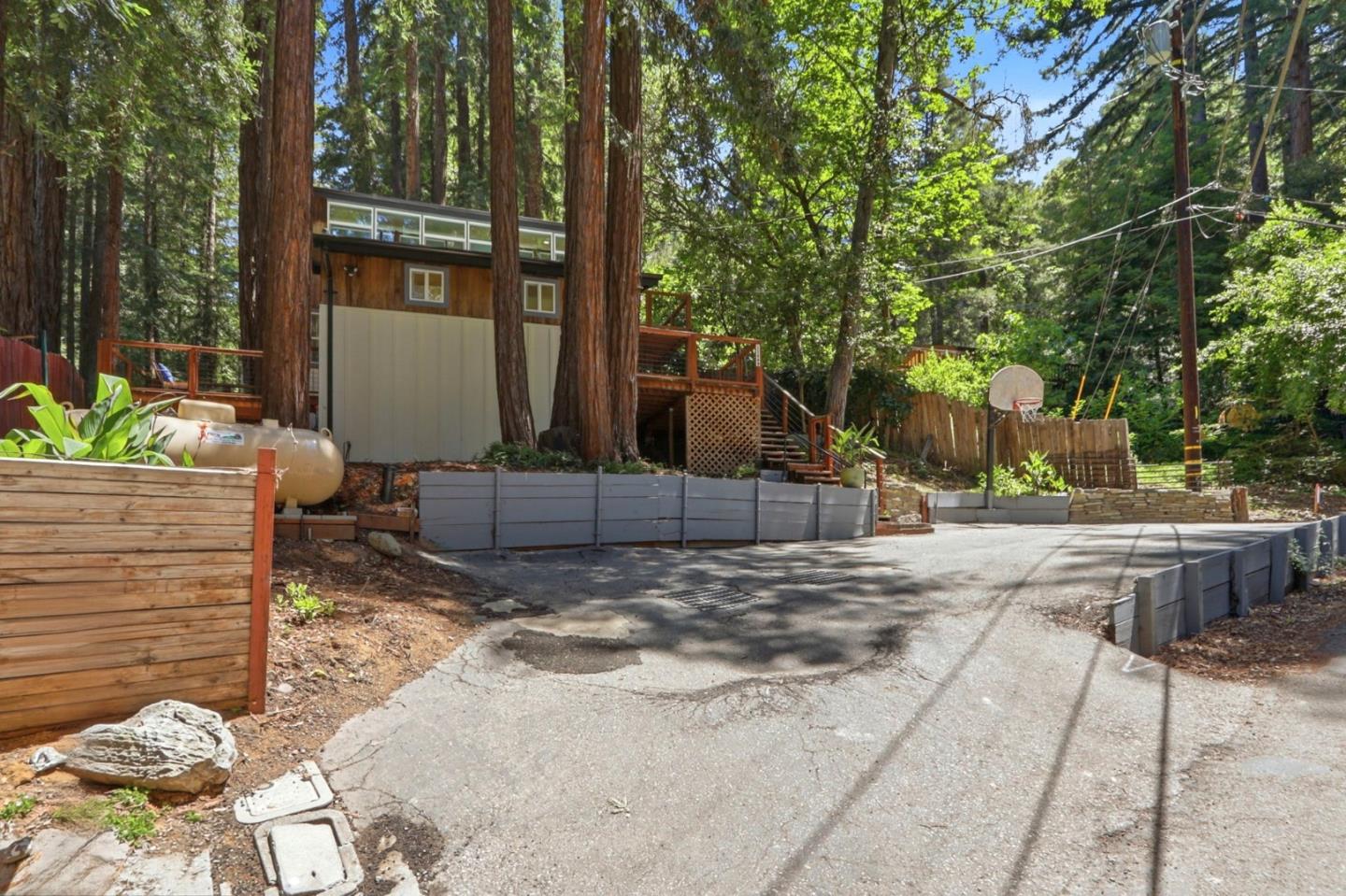 11669 Lakeshore Drive