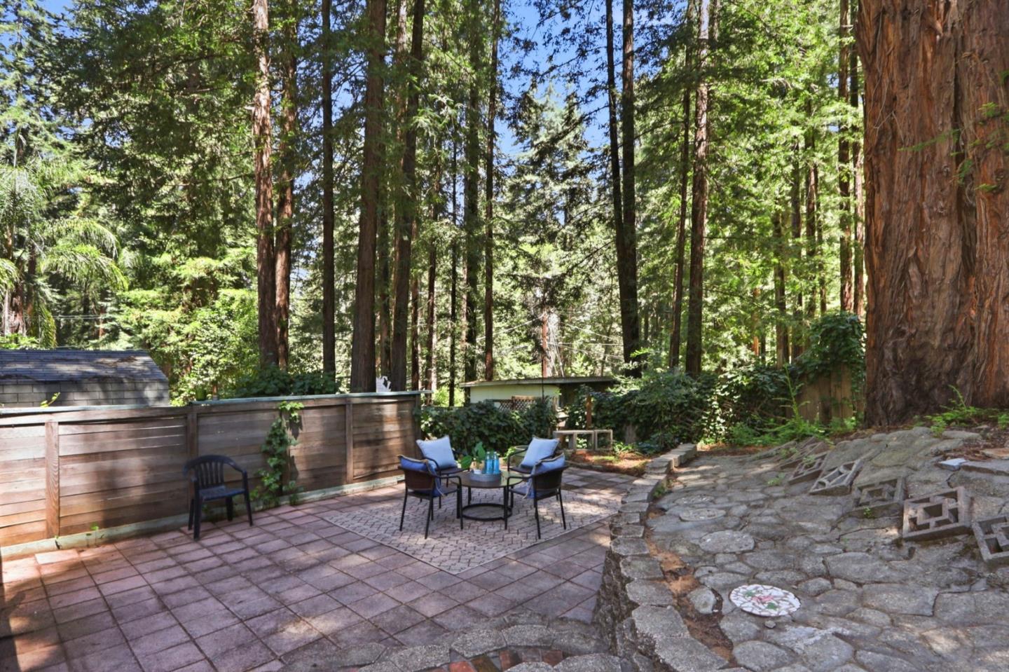 11669 Lakeshore Drive