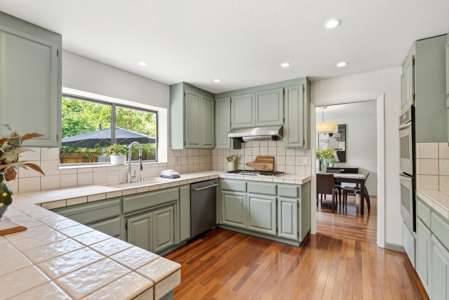 105 Quarry LN